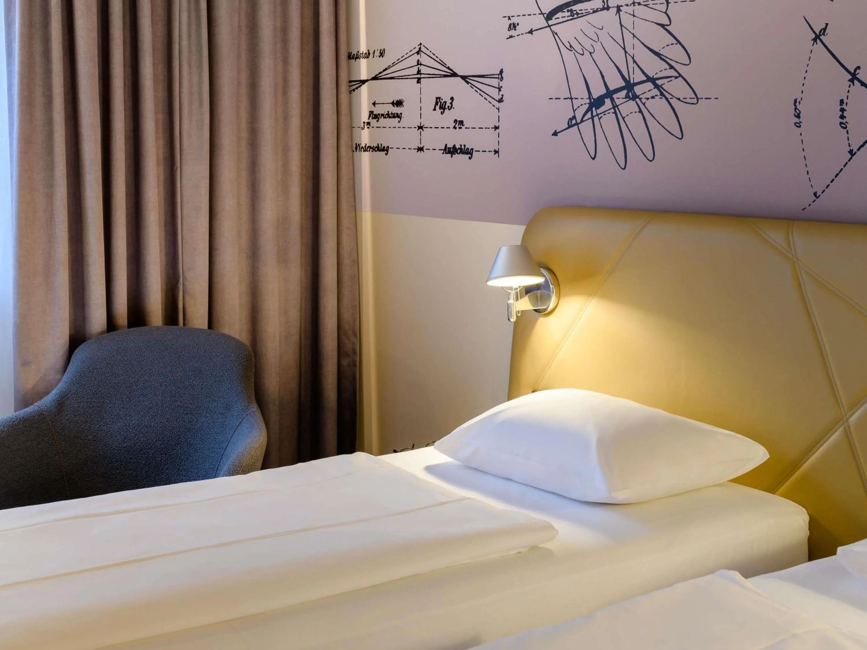 Bedroom, Bed in Mercure Hotel Berlin City