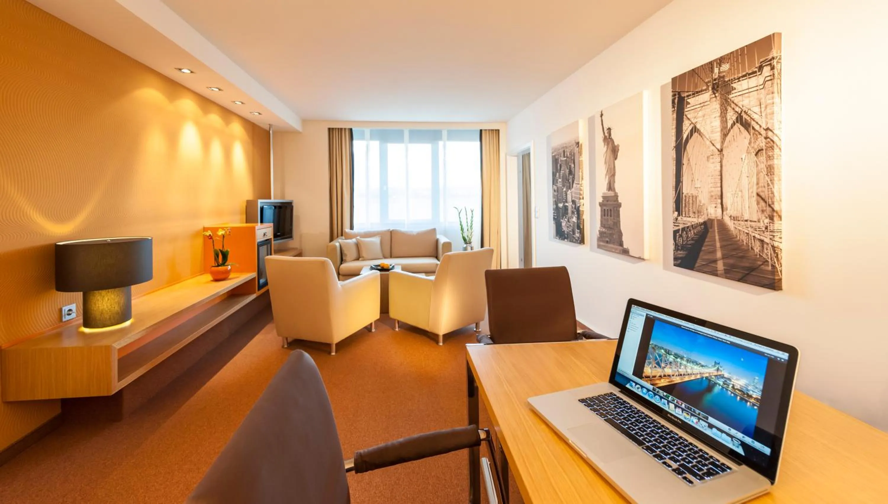 Photo of the whole room in Dorint Main Taunus Zentrum Frankfurt Sulzbach