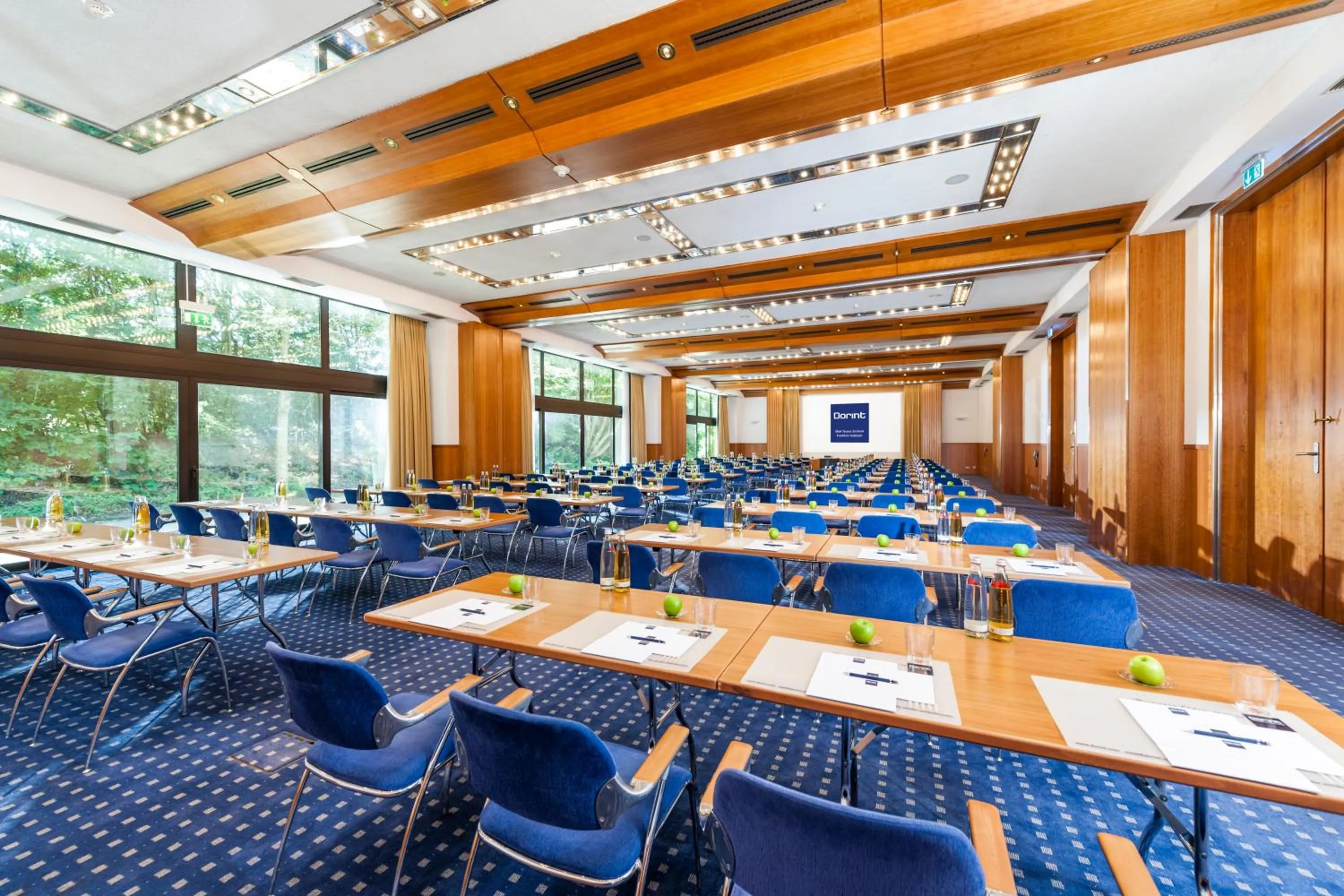 Business facilities in Dorint Main Taunus Zentrum Frankfurt Sulzbach