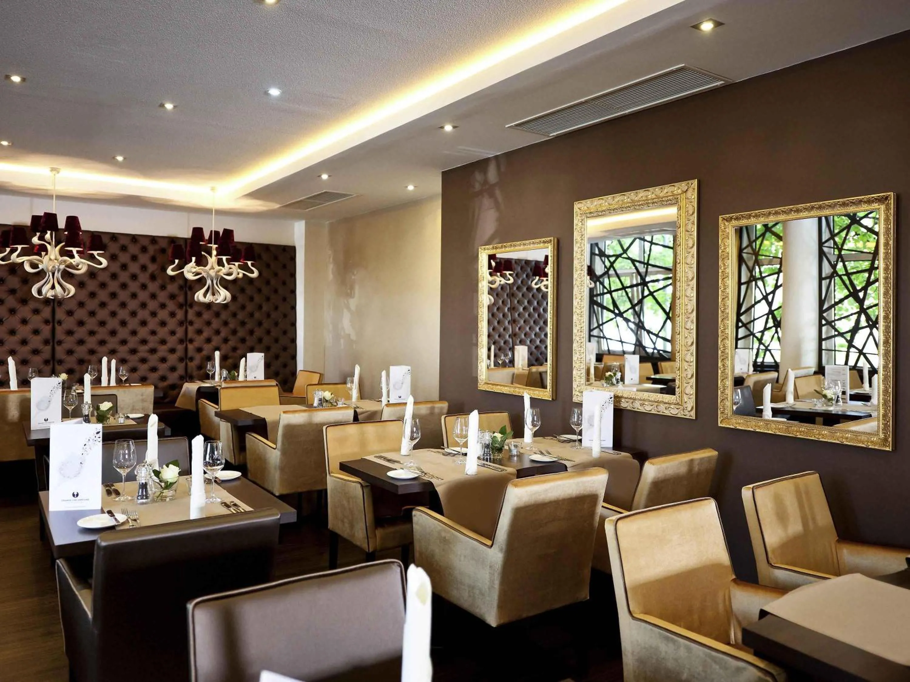 Restaurant/places to eat in Mercure Residenz Frankfurt Messe