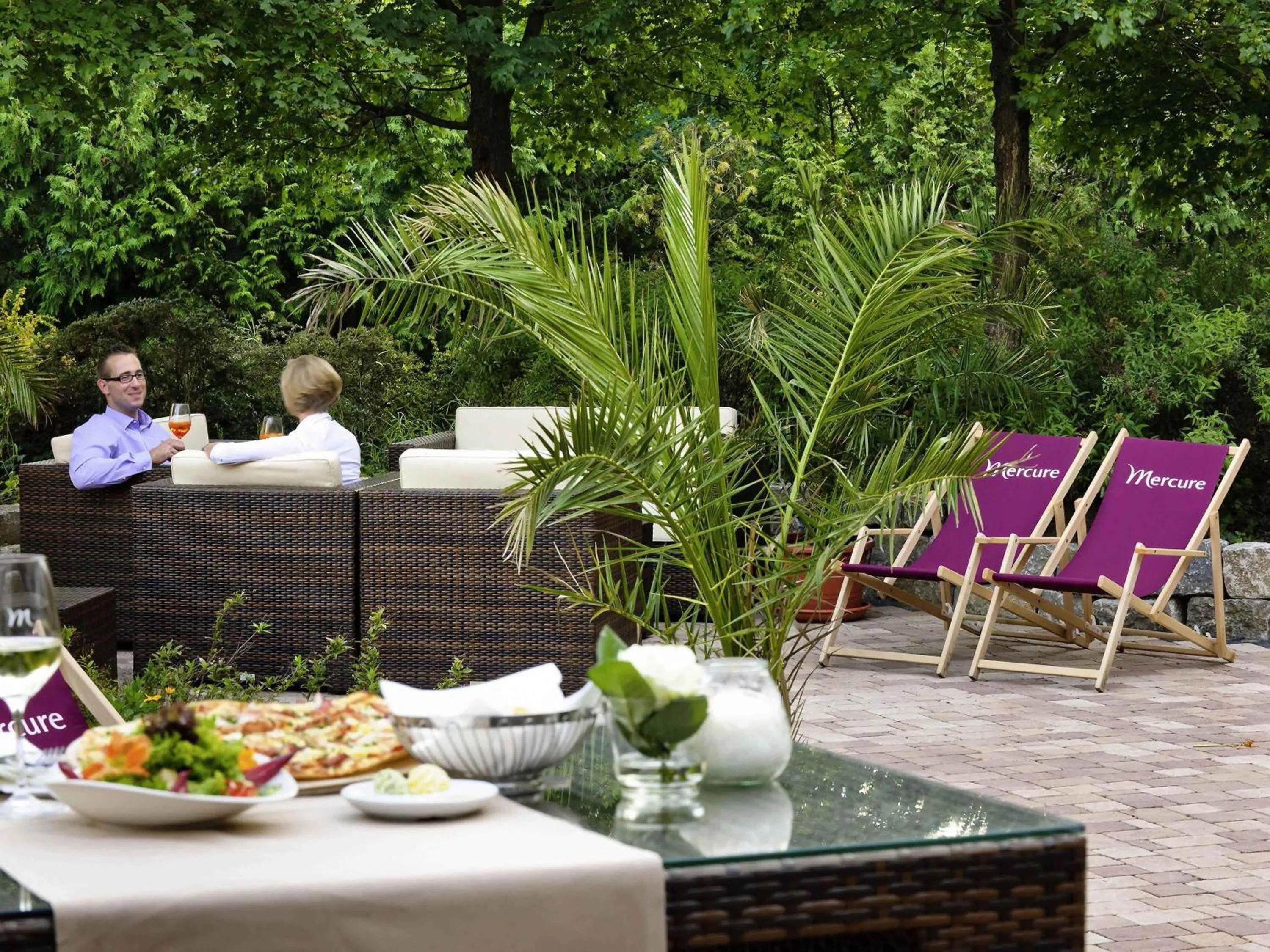 Restaurant/places to eat in Mercure Residenz Frankfurt Messe