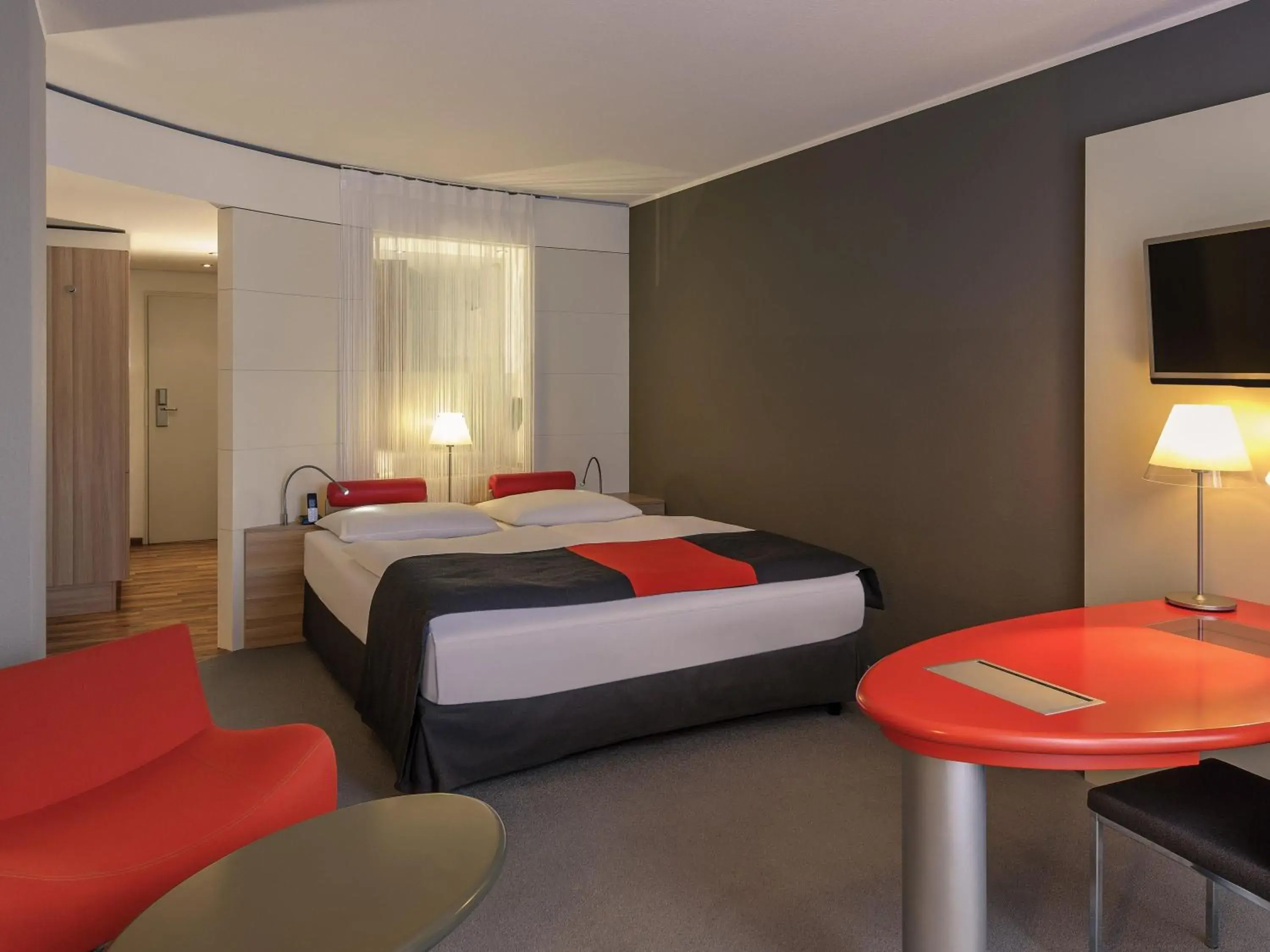 Privilege Queen Suite with Sofa Bed and Balcony in Mercure Residenz Frankfurt Messe Privilege Queen Suite with Sofa Bed and Balcony in Mercure Residenz Frankfurt Messe