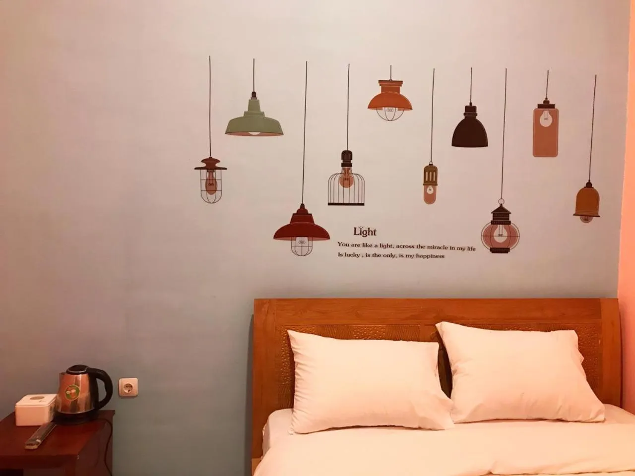 Decorative detail, Bed in RoomZ Budget Residence