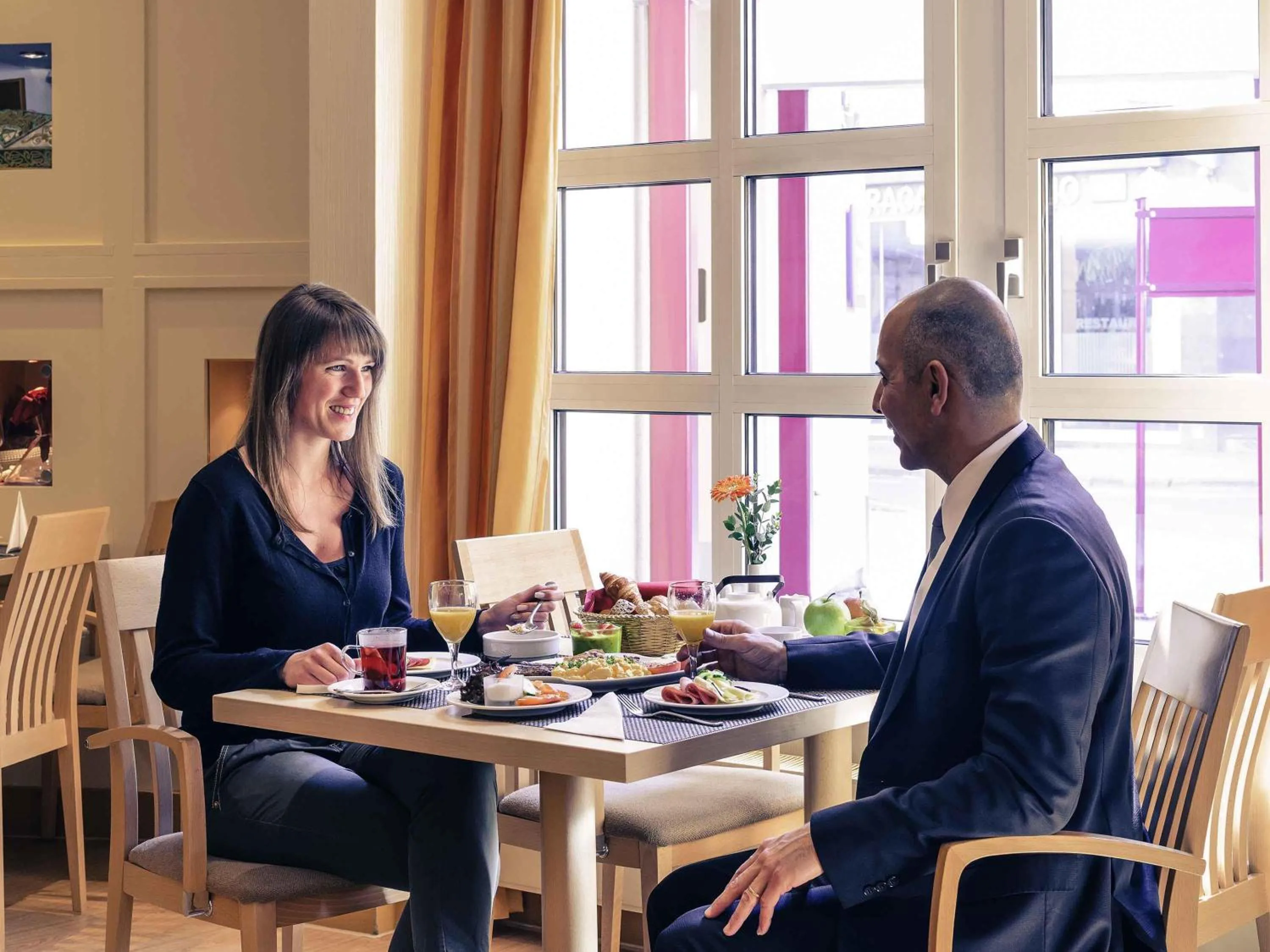 Restaurant/places to eat in Mercure Hotel Köln City Friesenstraße