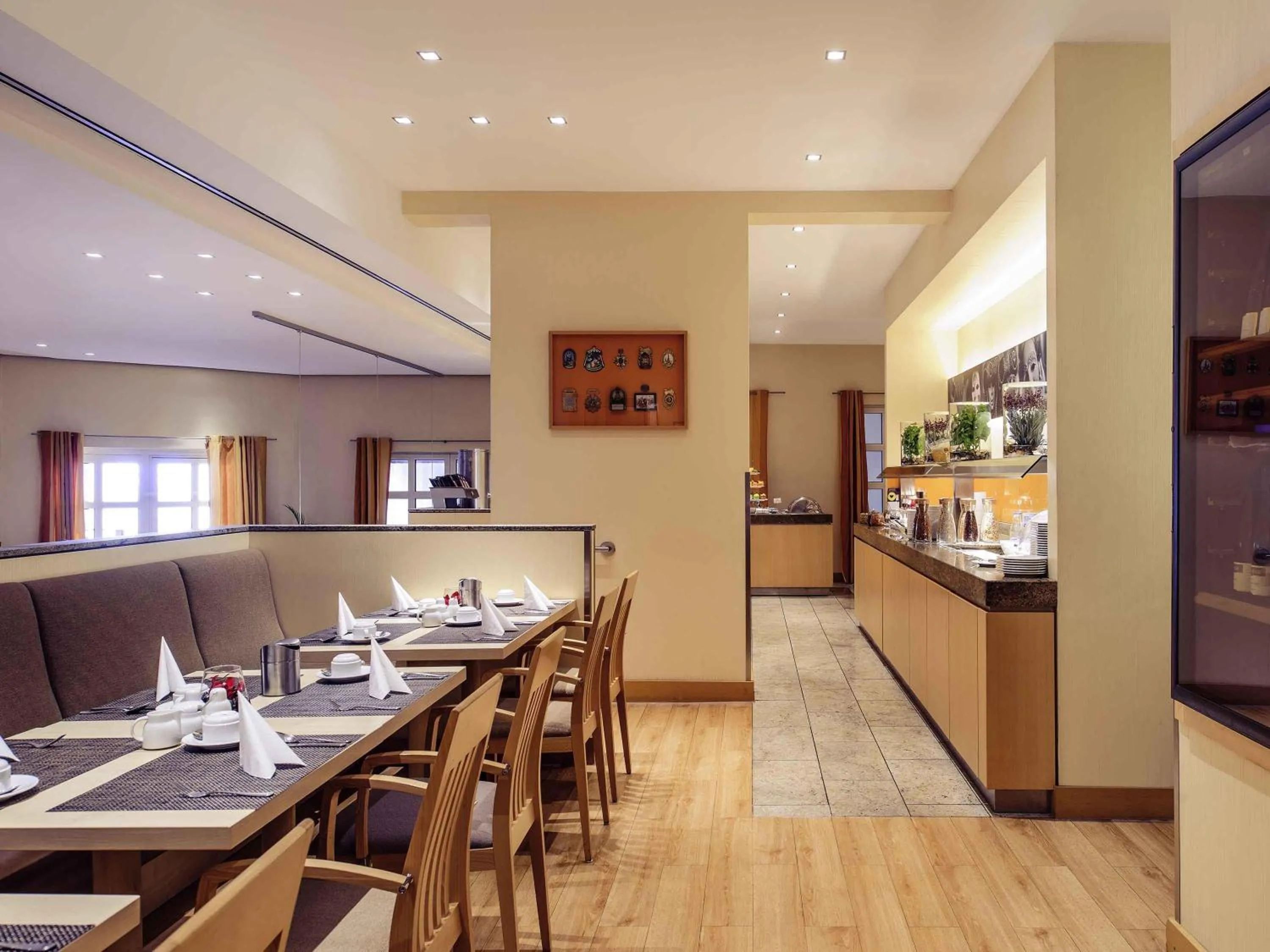 Restaurant/places to eat in Mercure Hotel Köln City Friesenstraße