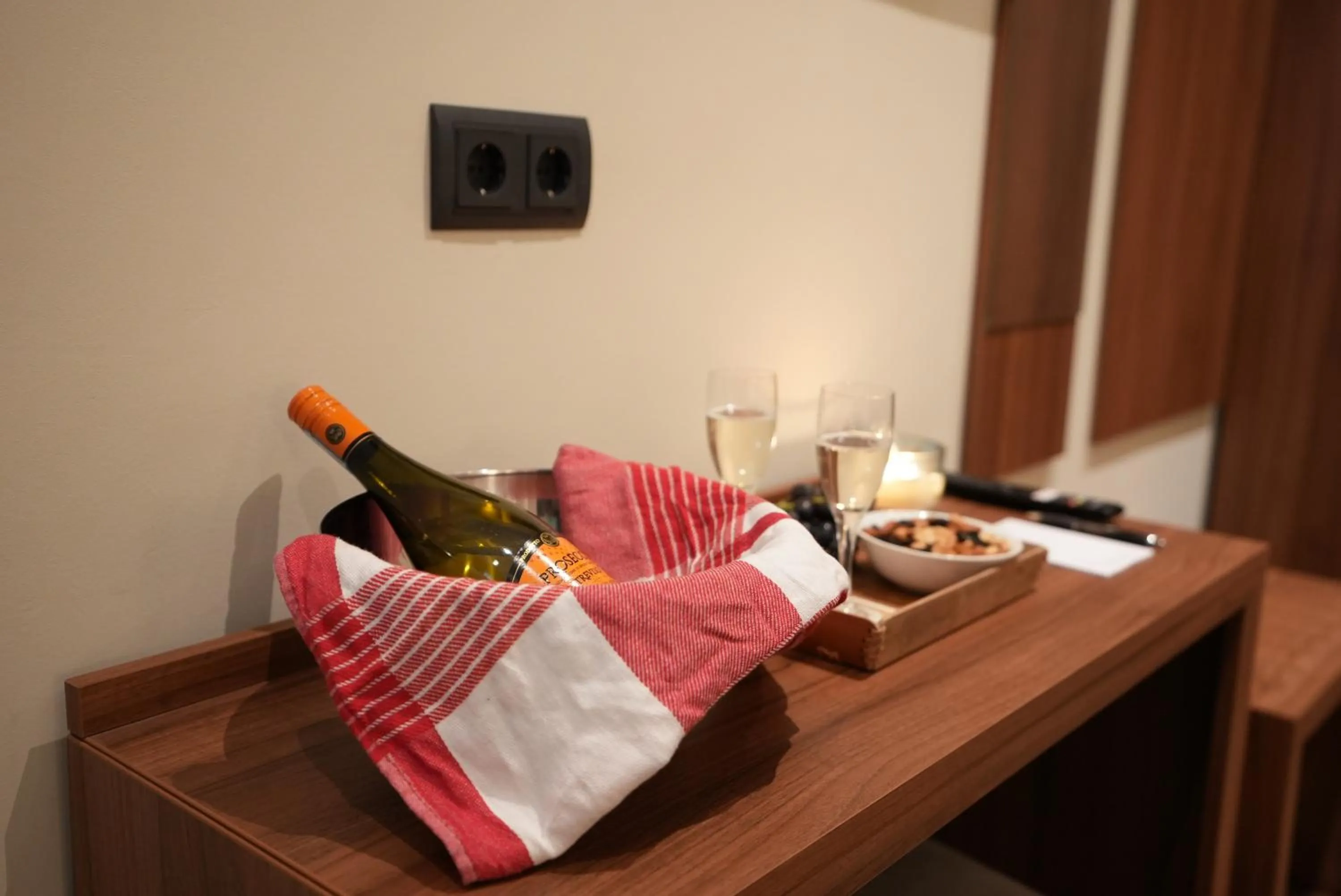 Food and drinks in Hotel Attaché an der Messe