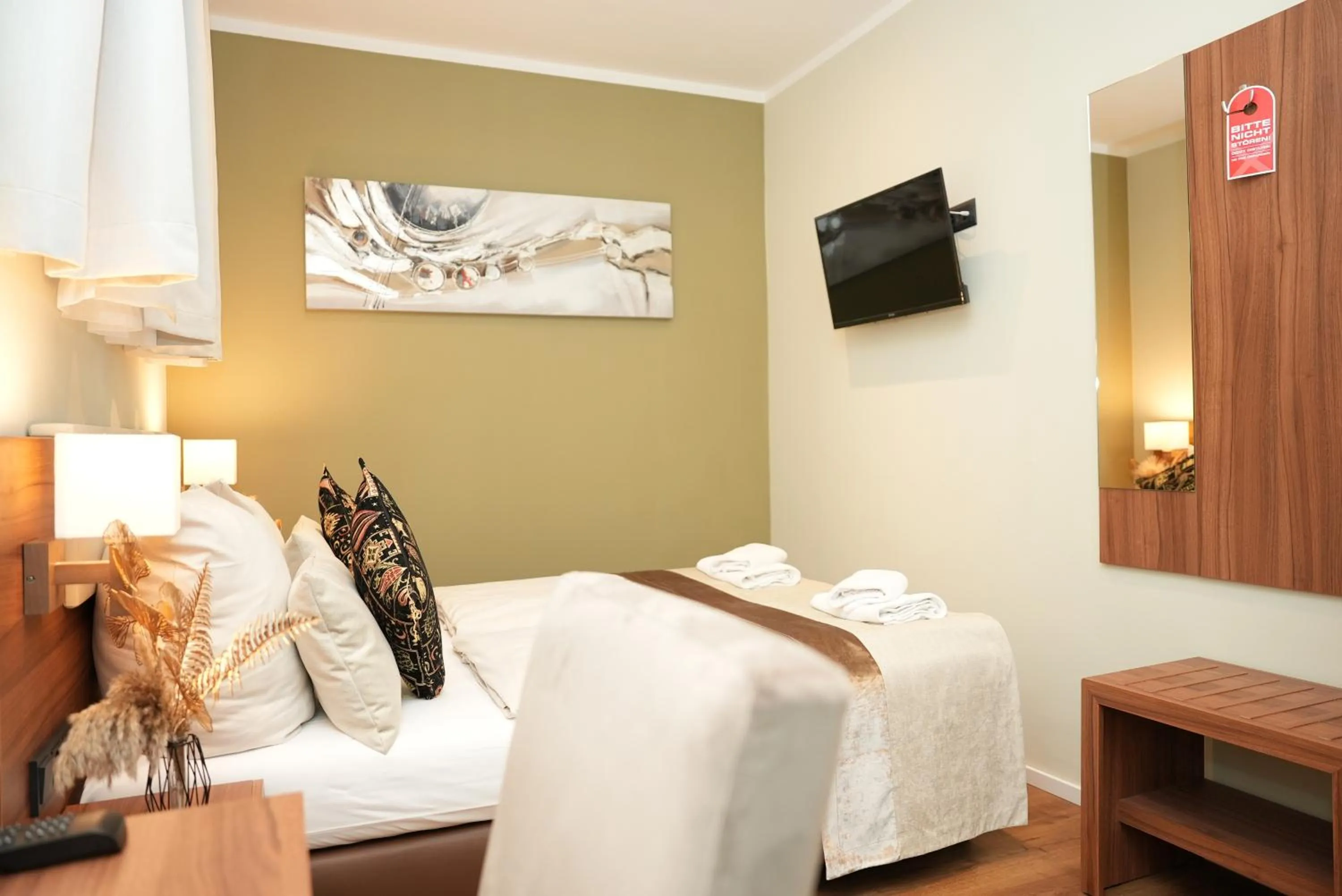 TV and multimedia, Bed in Hotel Attaché an der Messe