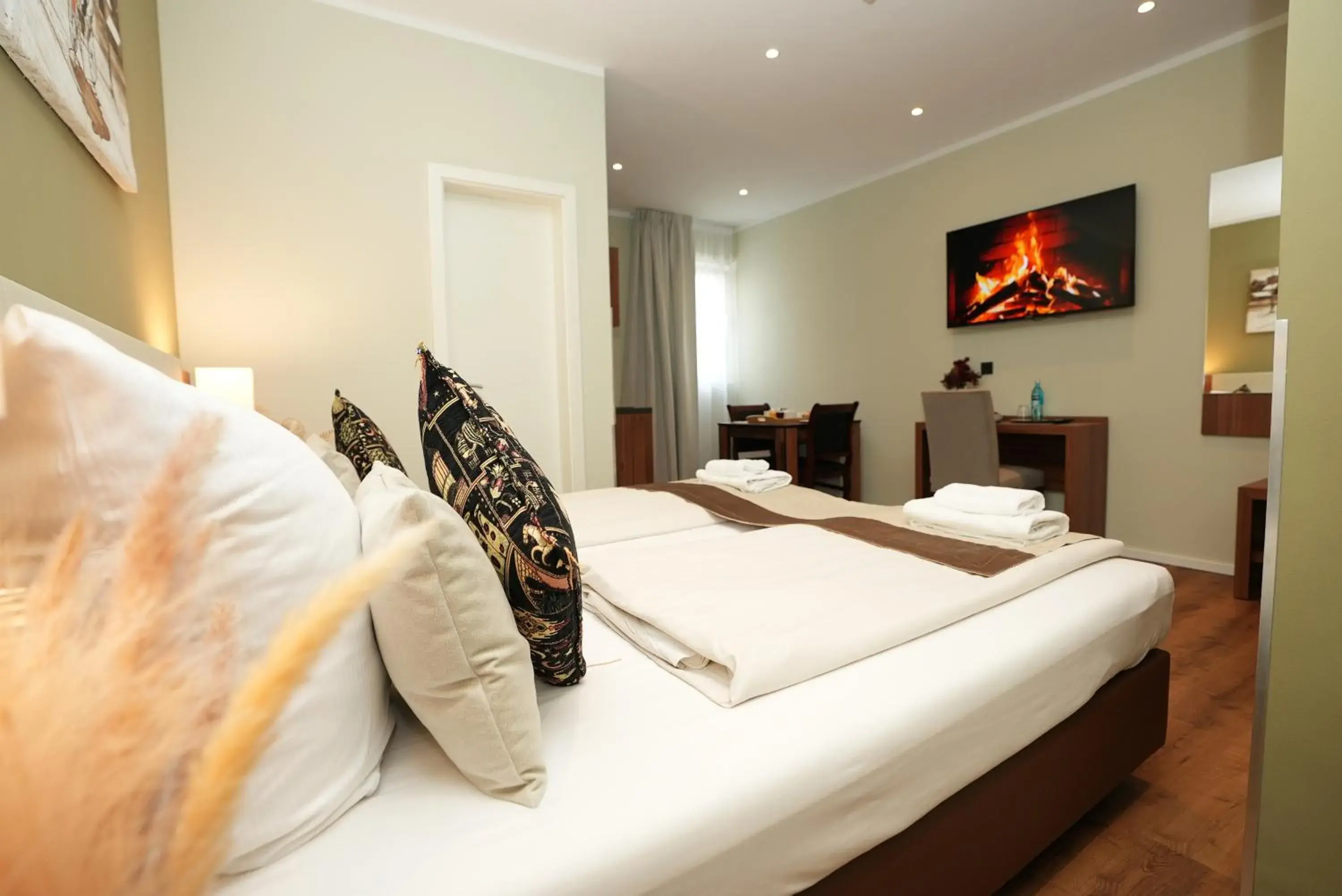 Superior Studio - single occupancy - Basement with Sofa Bed in Hotel Attaché an der Messe Superior Studio - single occupancy - Basement with Sofa Bed in Hotel Attaché an der Messe