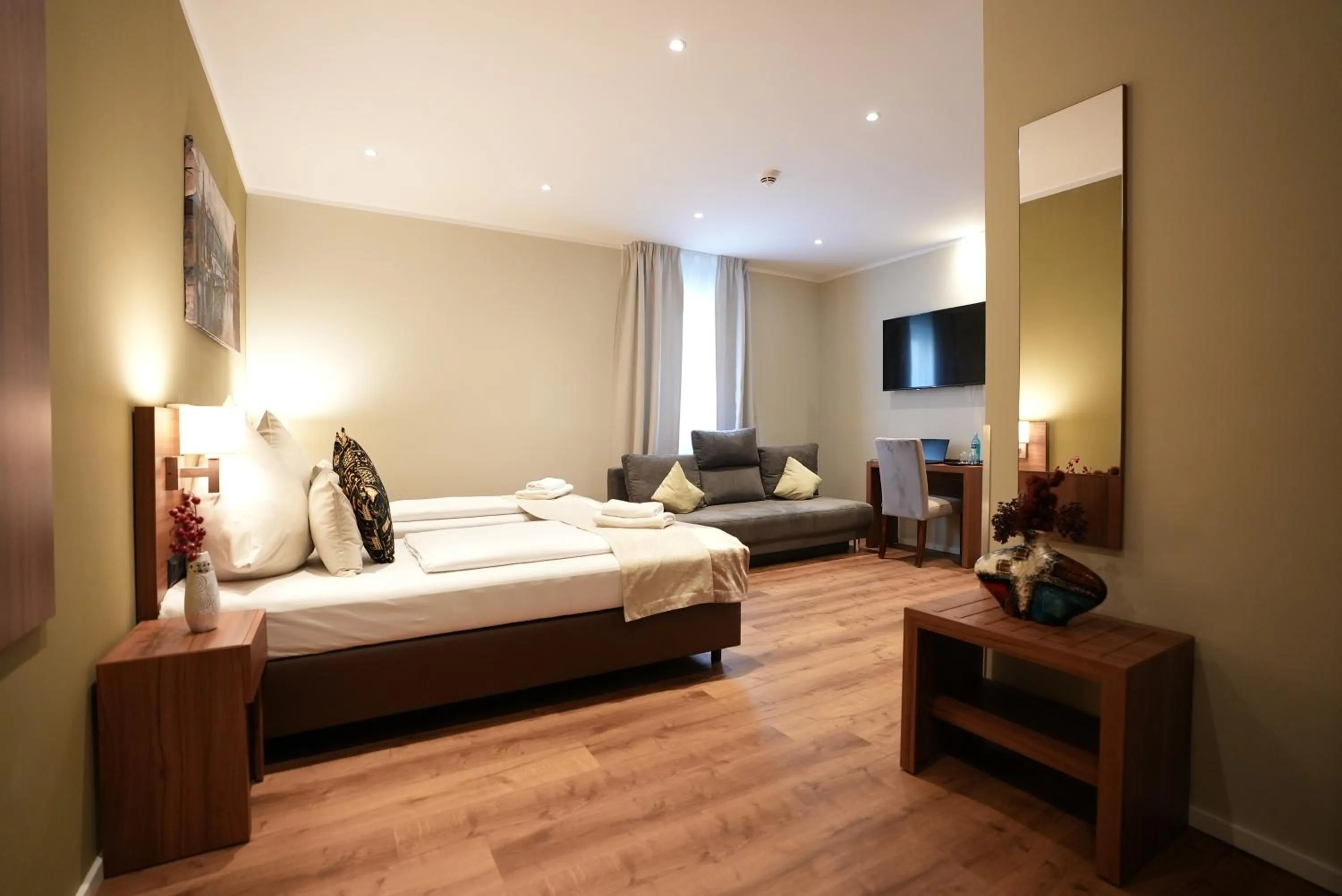 TV and multimedia, Bed in Hotel Attaché an der Messe