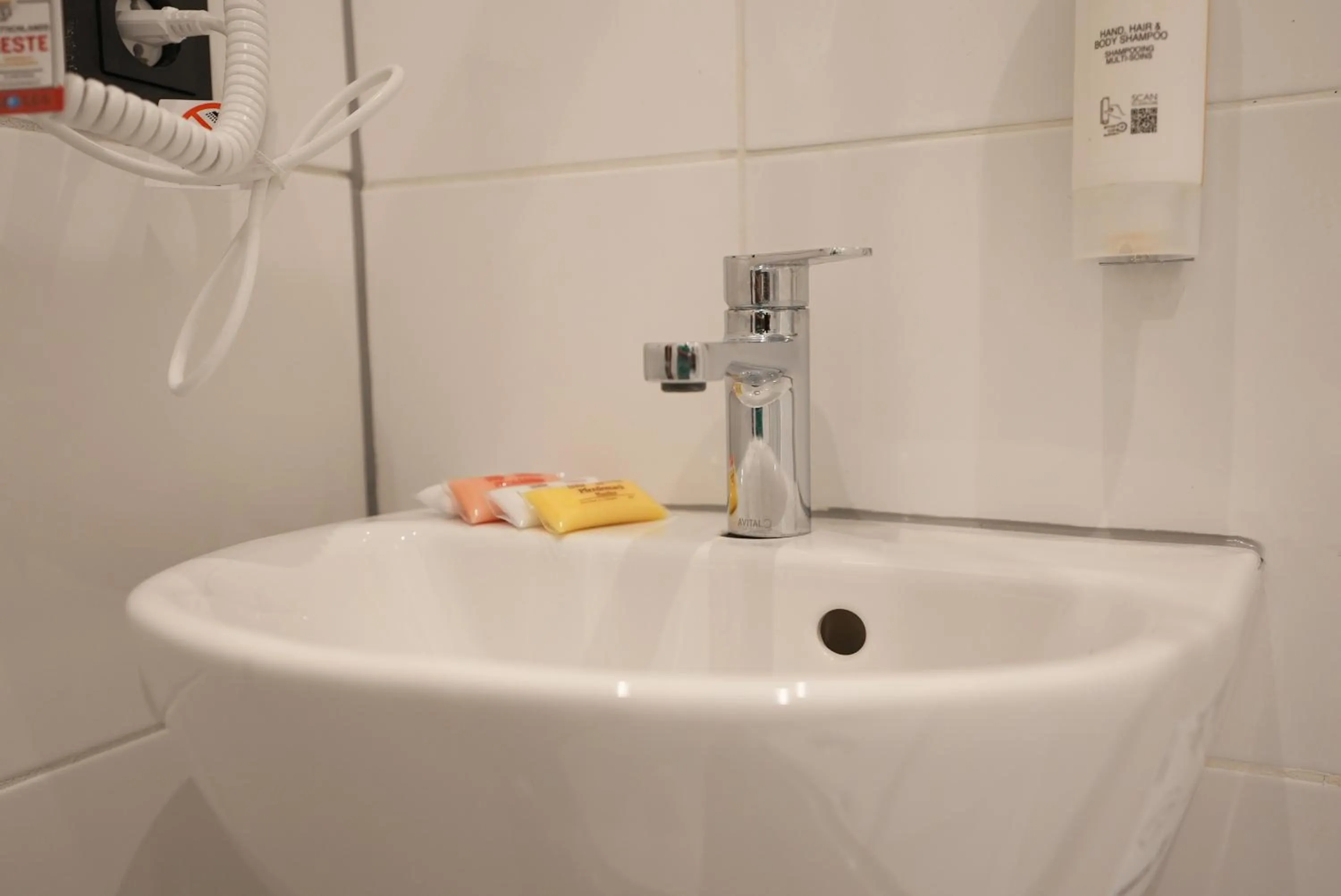 Bathroom in Hotel Attaché an der Messe