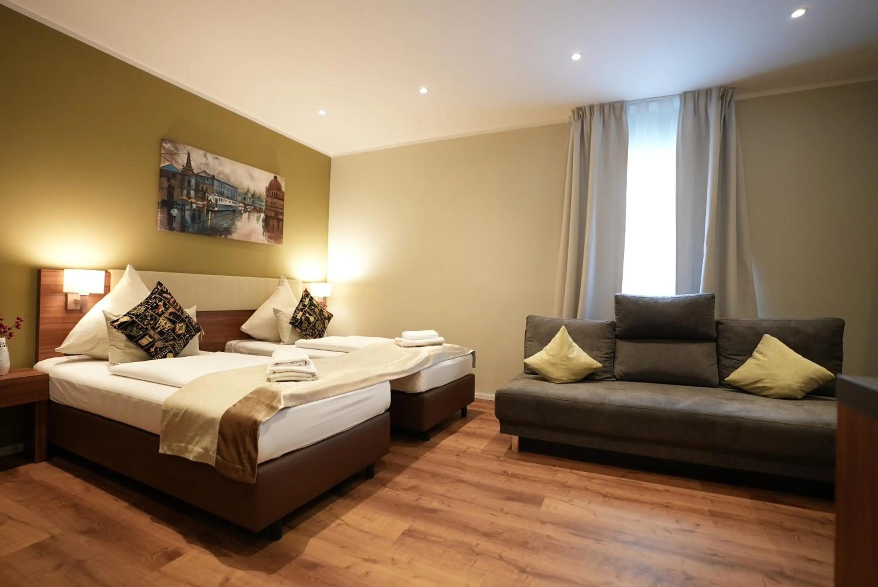 Bedroom, Bed in Hotel Attaché an der Messe