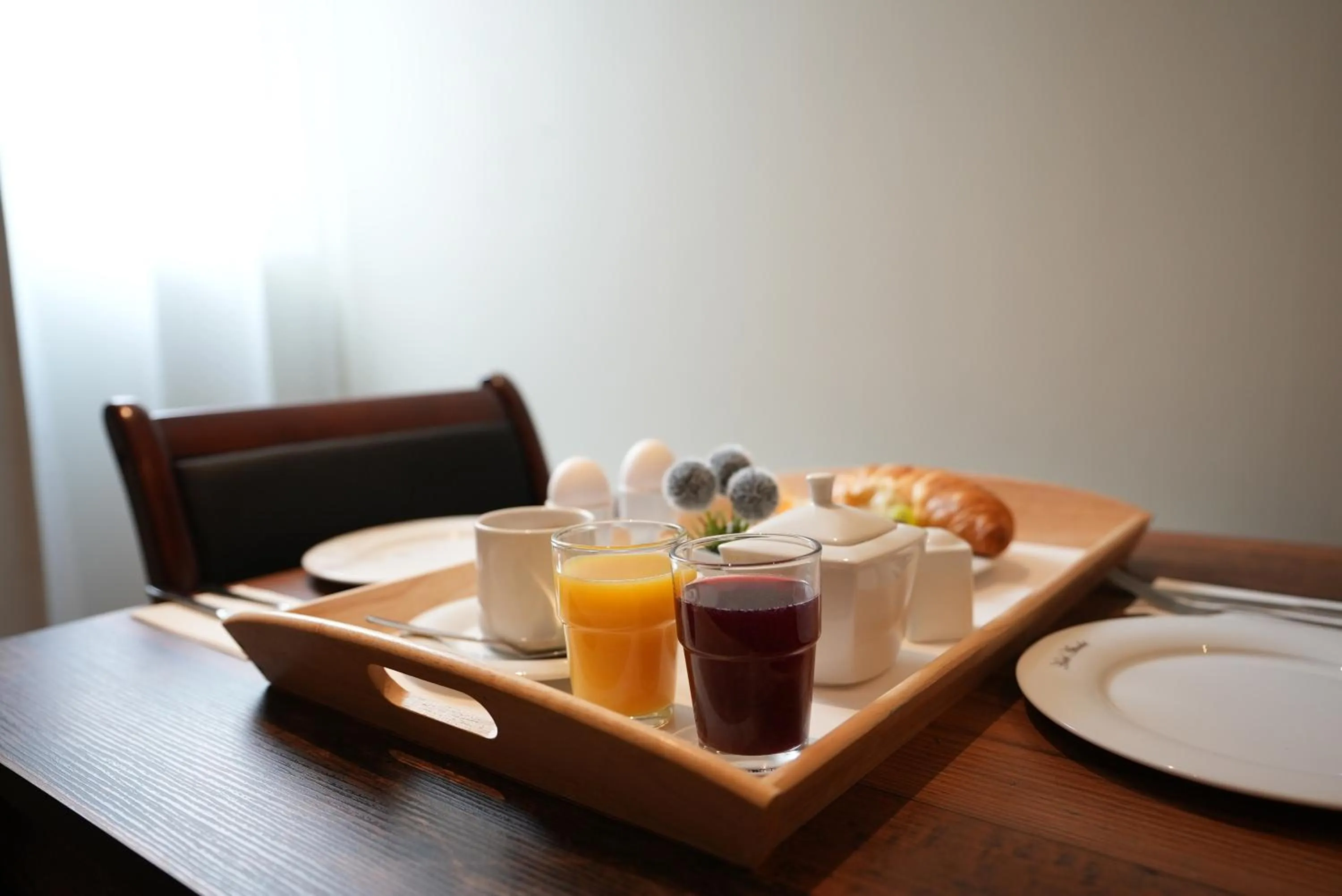 Food and drinks in Hotel Attaché an der Messe