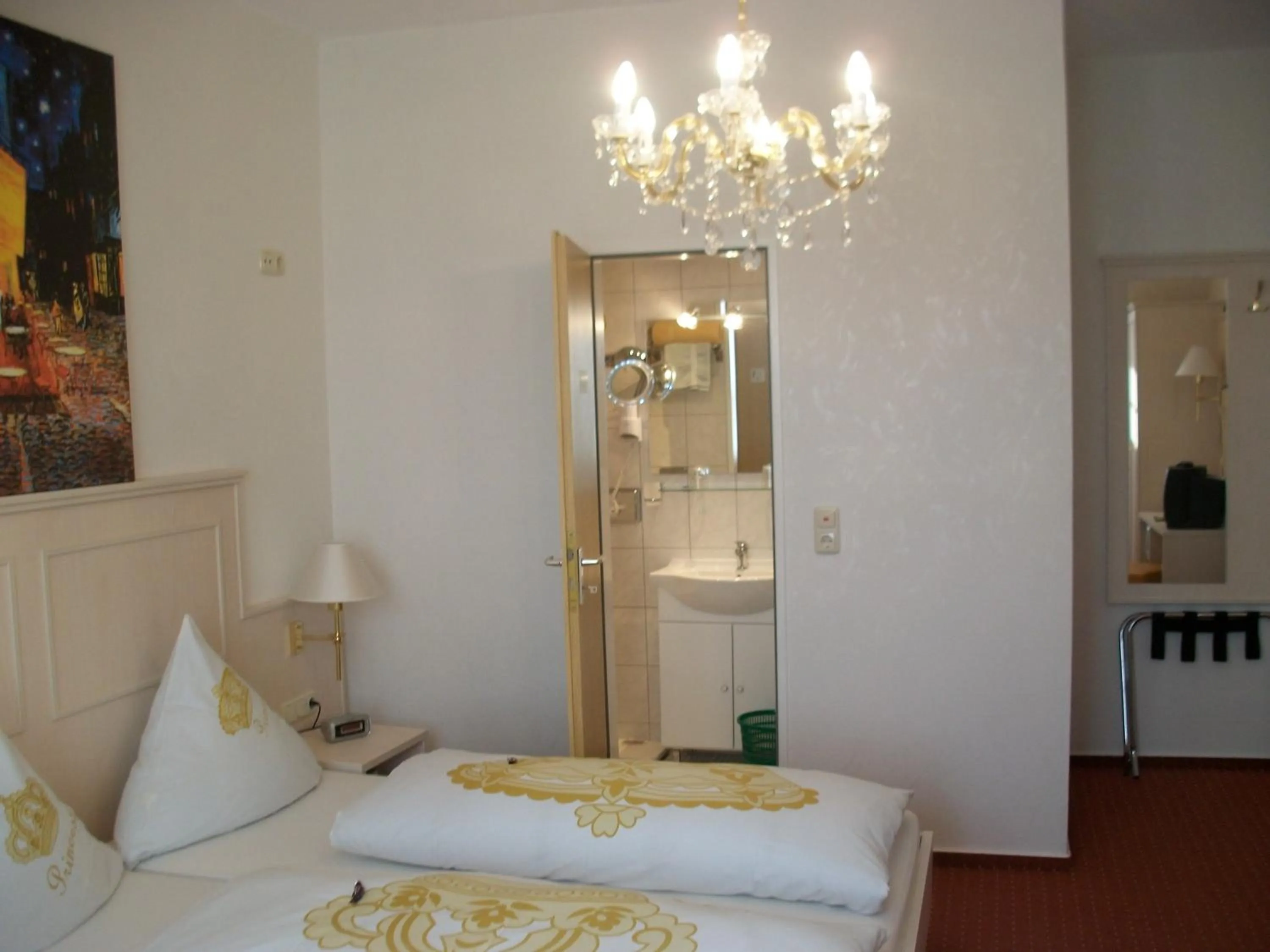 Photo of the whole room, Bed in Kurvilla Fürstin Pauline