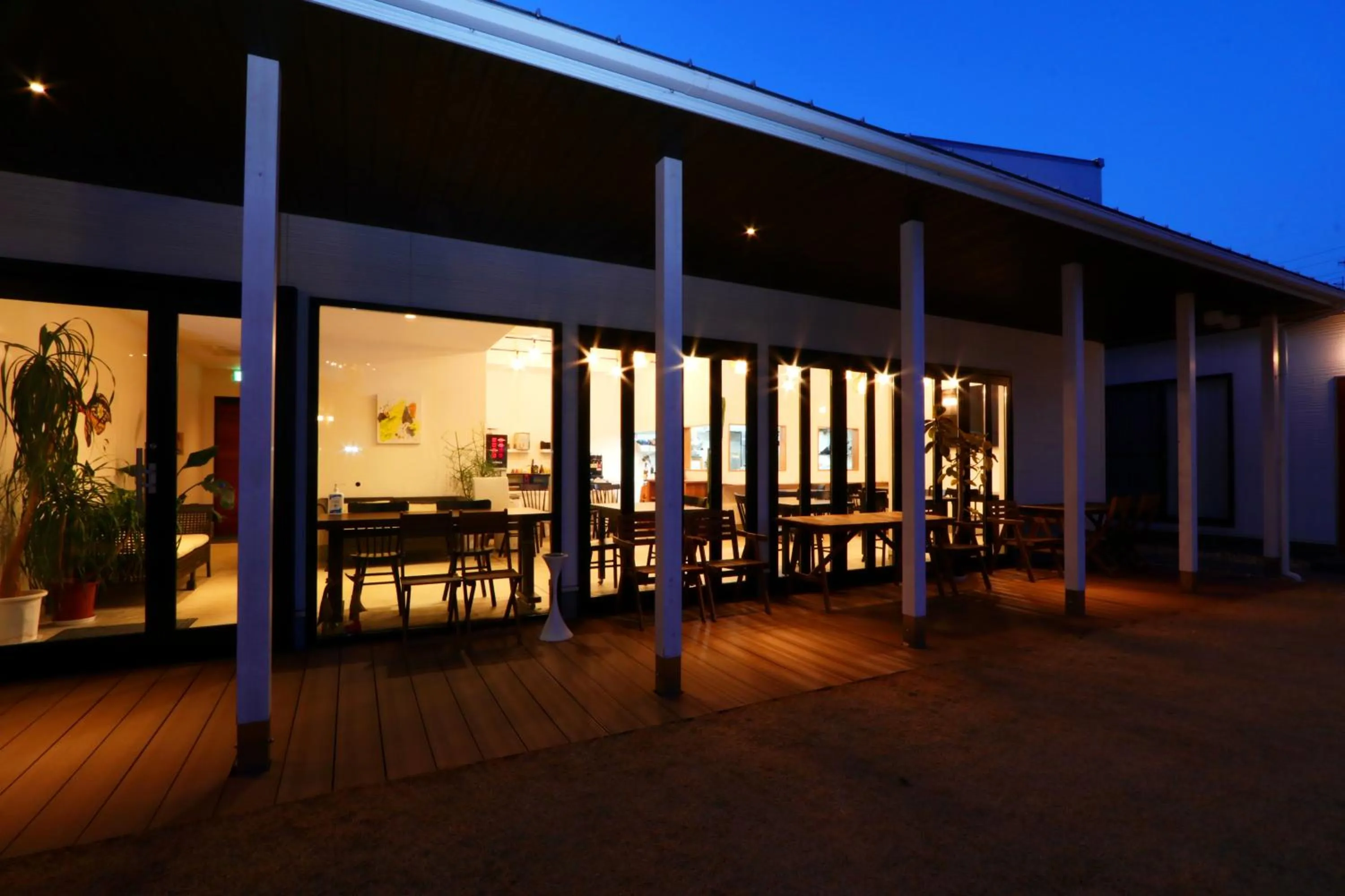 Restaurant/places to eat in Le.Blanche