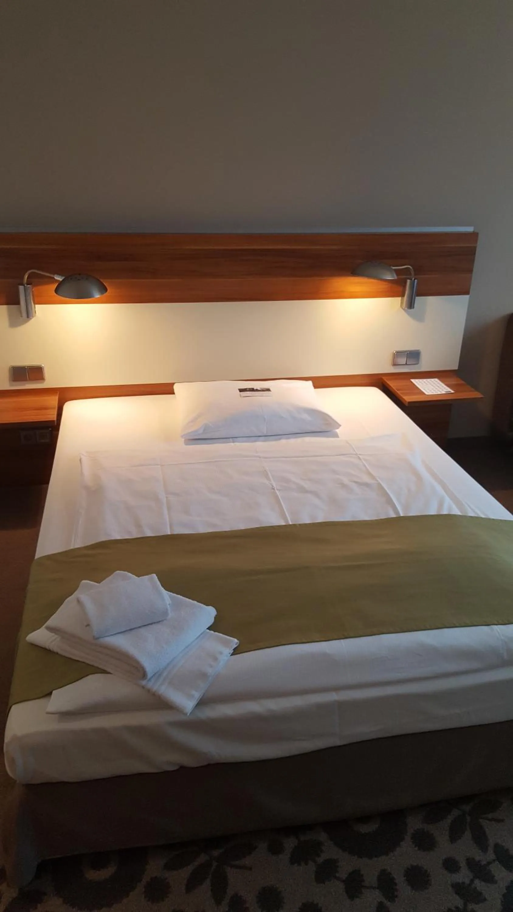 Bed in Mercure Tagungs- & Landhotel Krefeld