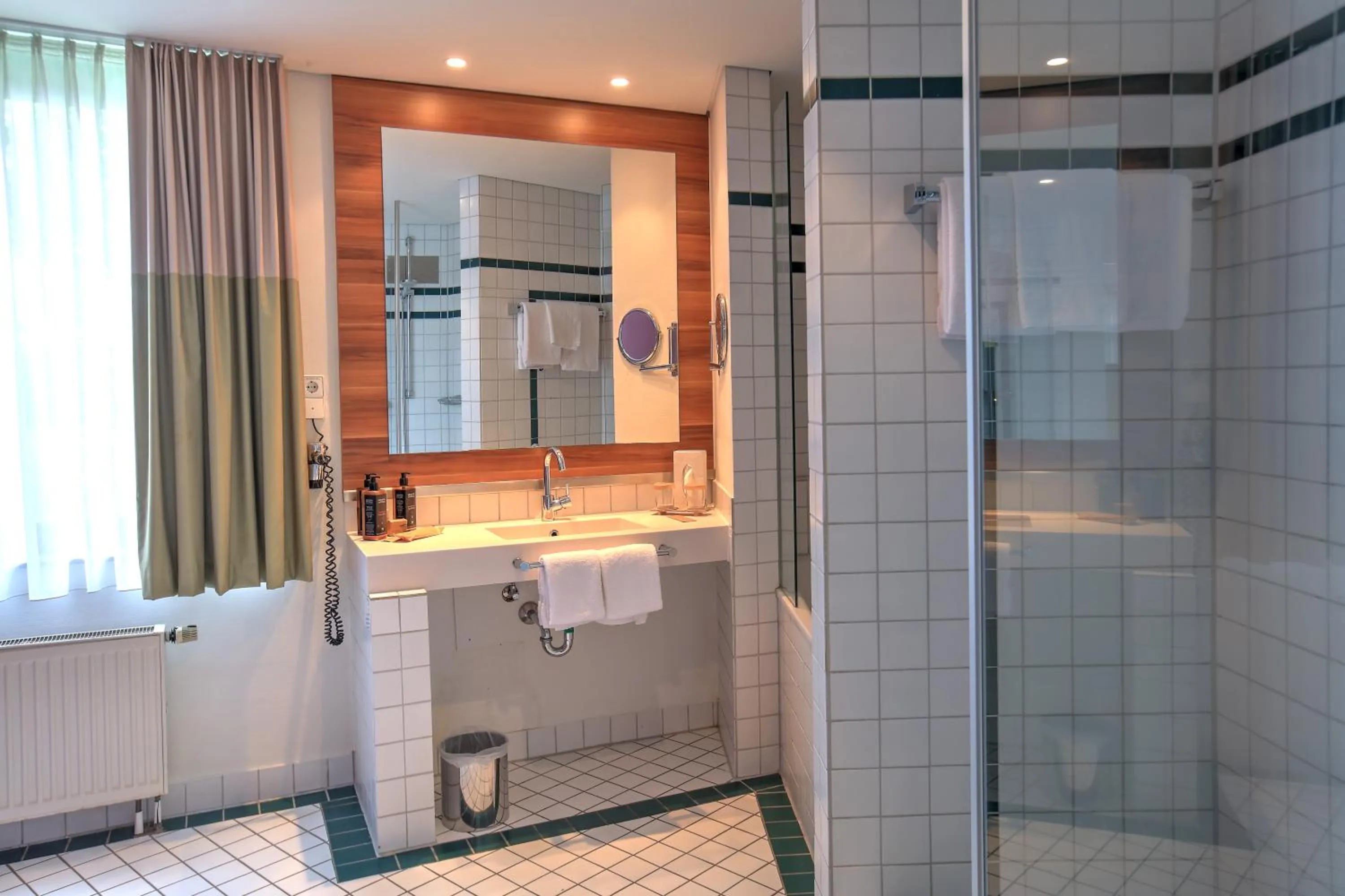 Shower in Mercure Tagungs- & Landhotel Krefeld