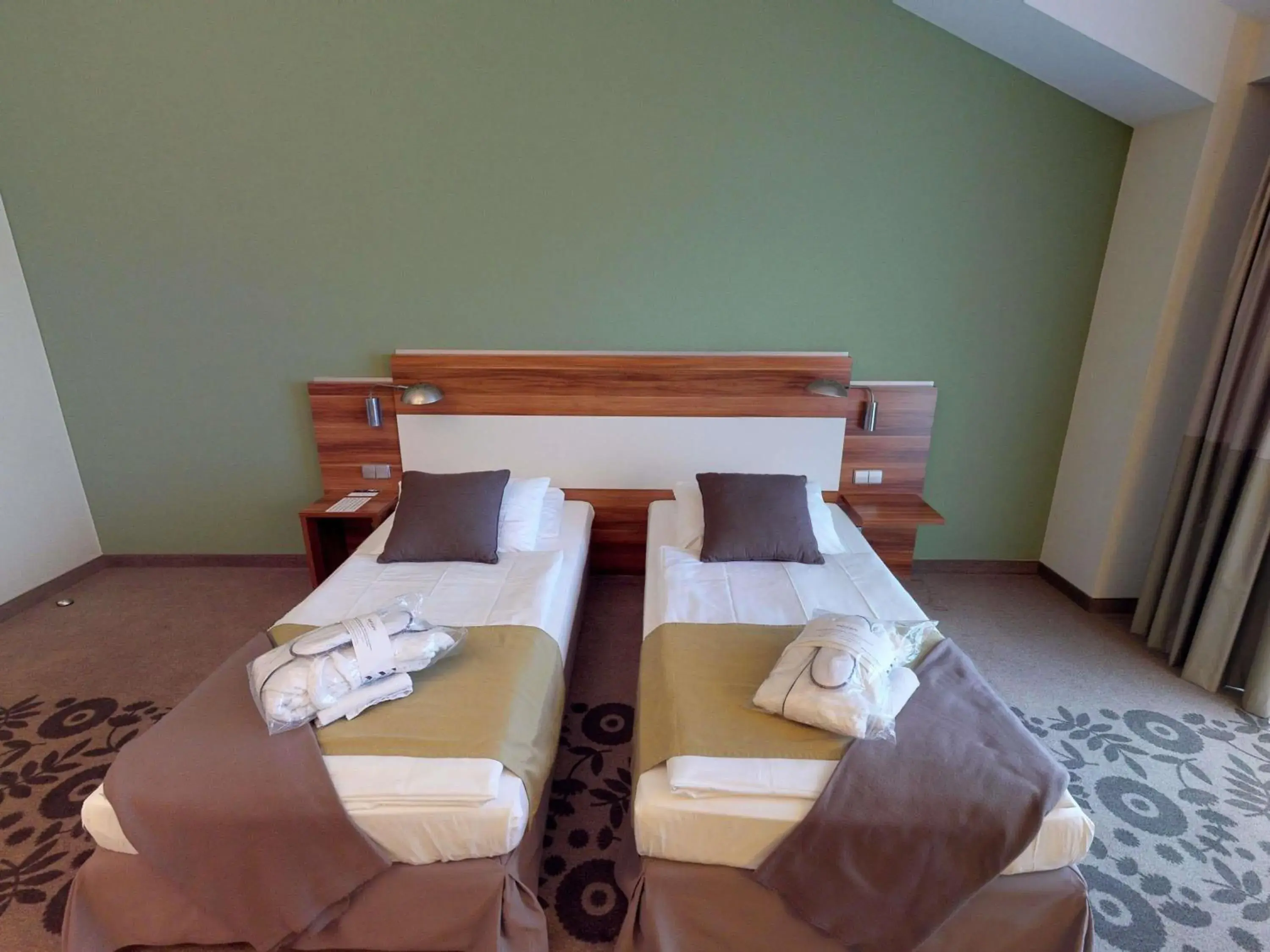 Superior Double Room in Mercure Tagungs- & Landhotel Krefeld Superior Double Room in Mercure Tagungs- & Landhotel Krefeld