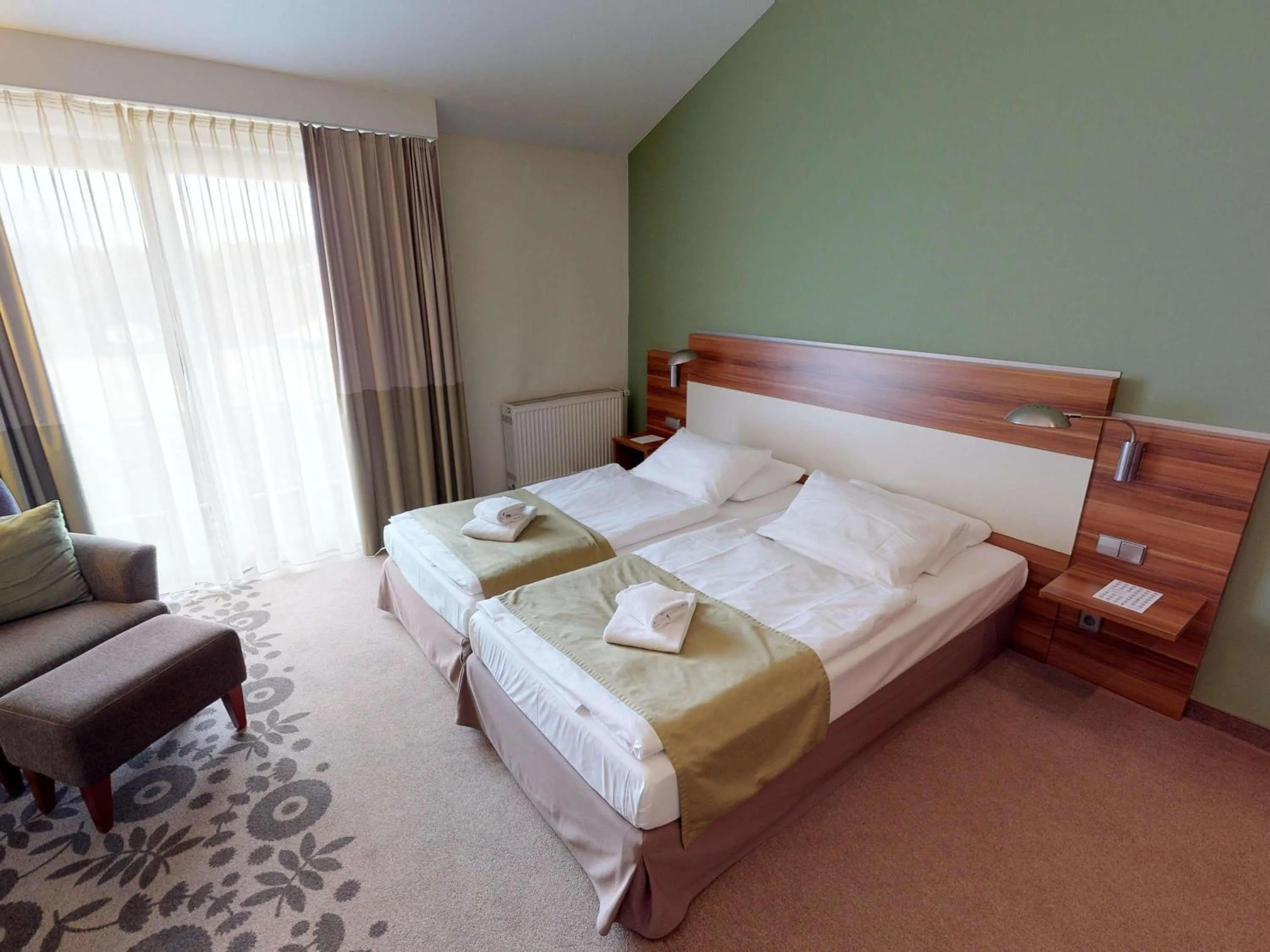 Bedroom, Bed in Mercure Tagungs- & Landhotel Krefeld