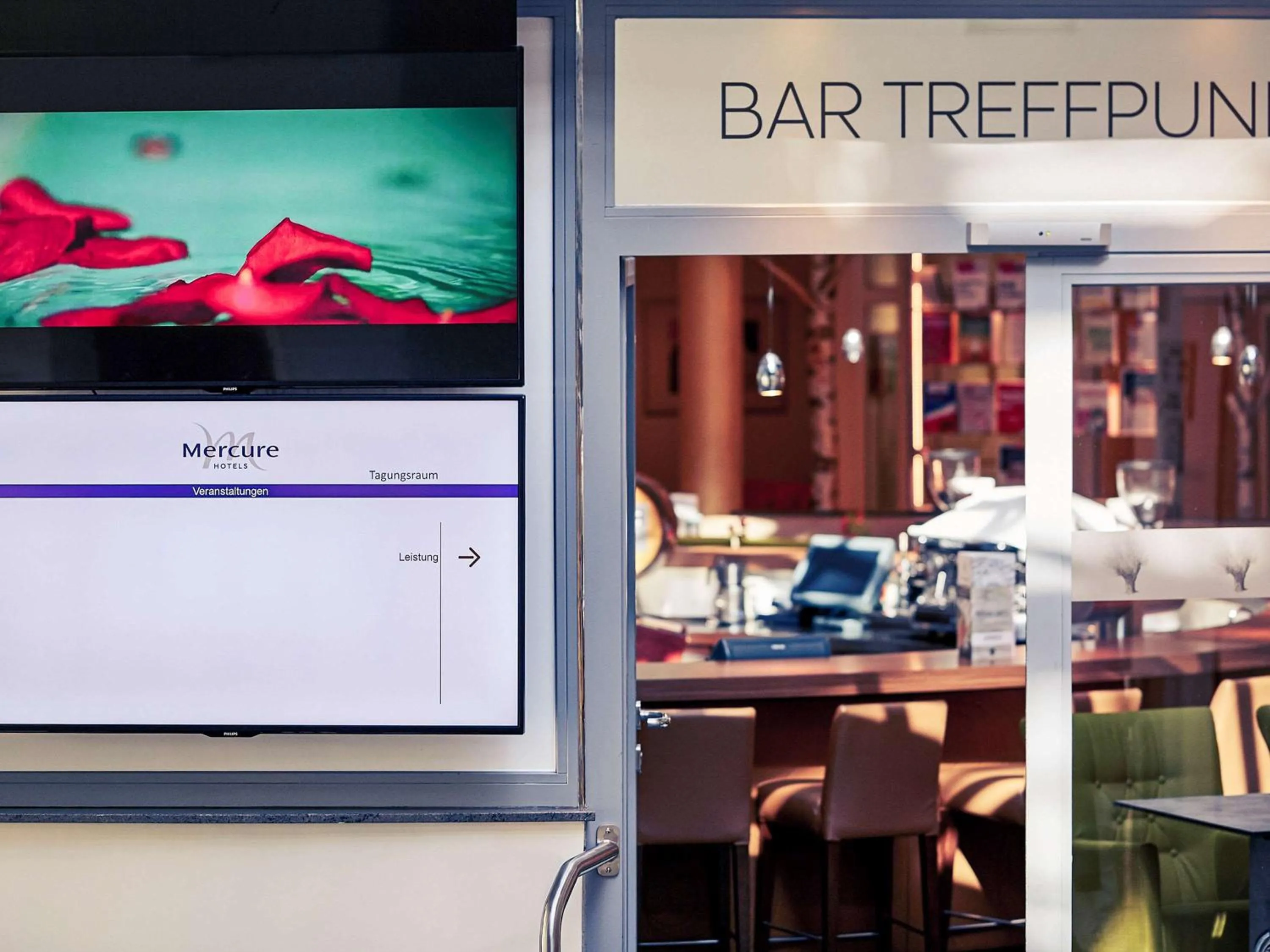 Lounge or bar in Mercure Tagungs- & Landhotel Krefeld