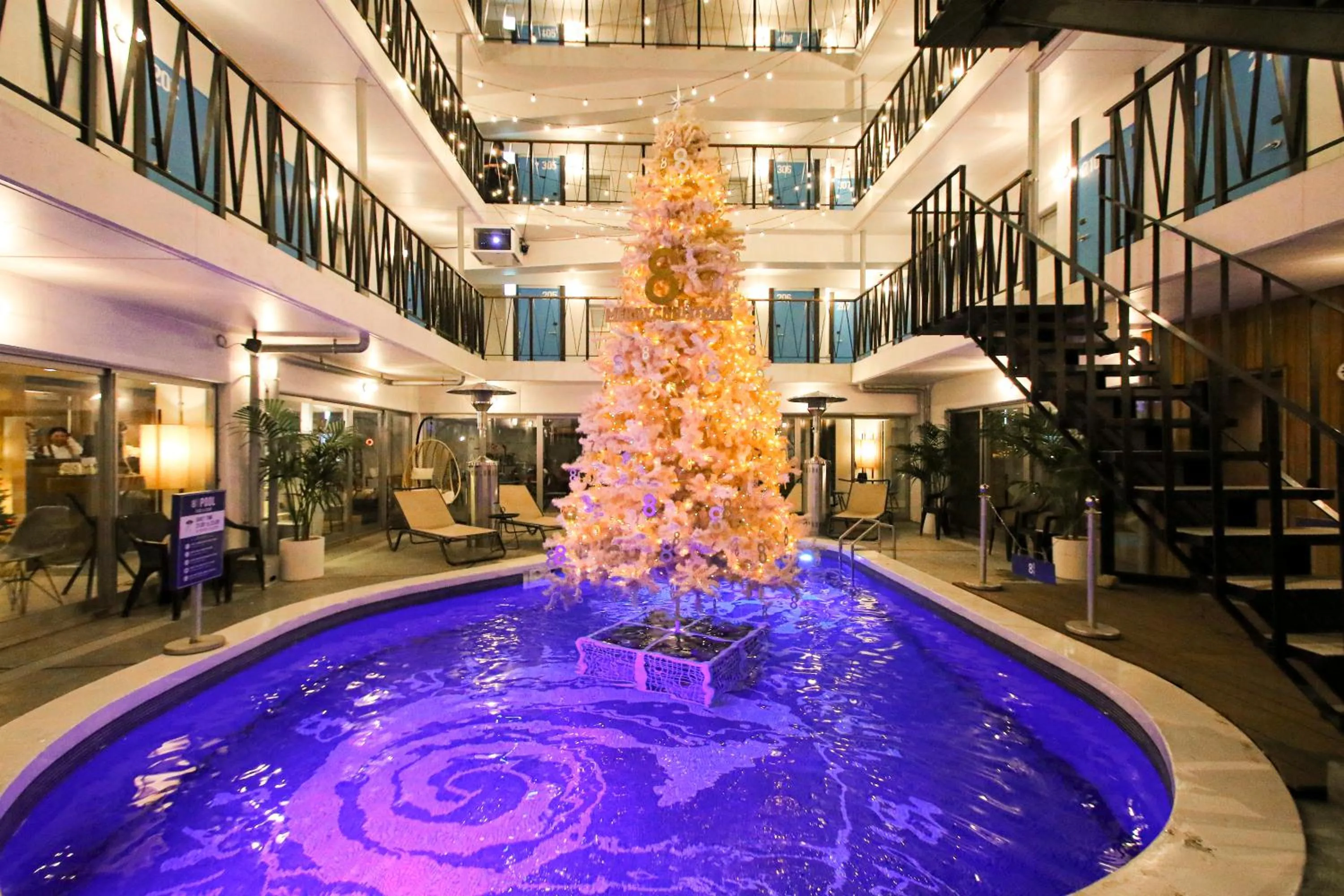 Night in 8HOTEL Chigasaki