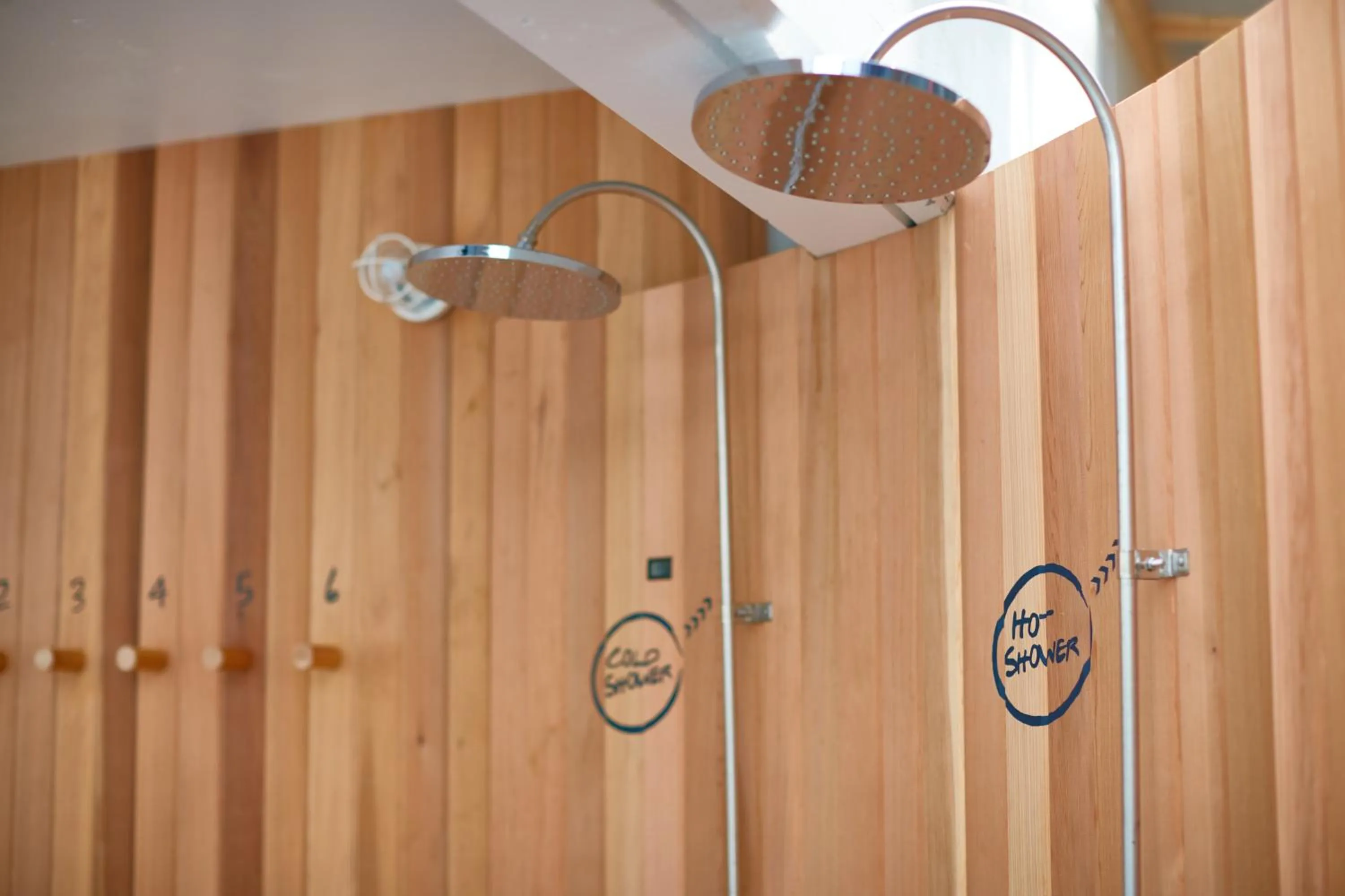 Shower in 8HOTEL Chigasaki