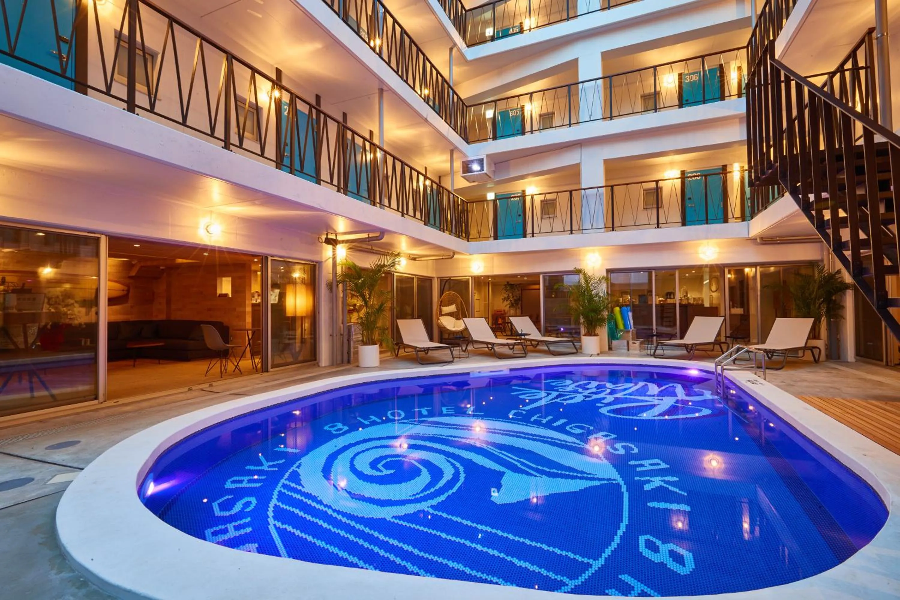 Night in 8HOTEL Chigasaki