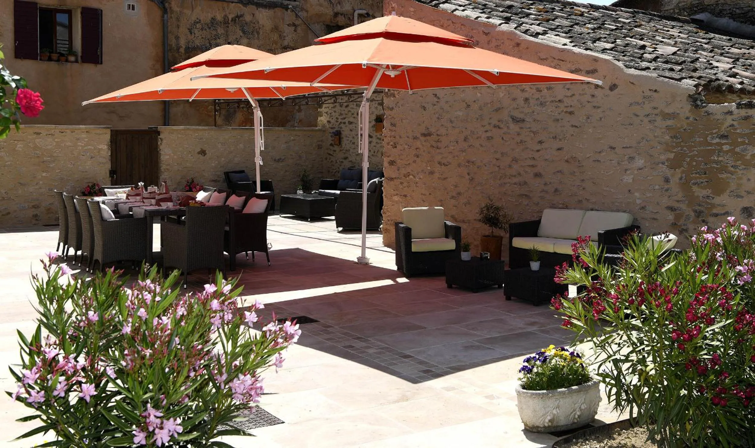 Property building in Bastide des Demoiselles