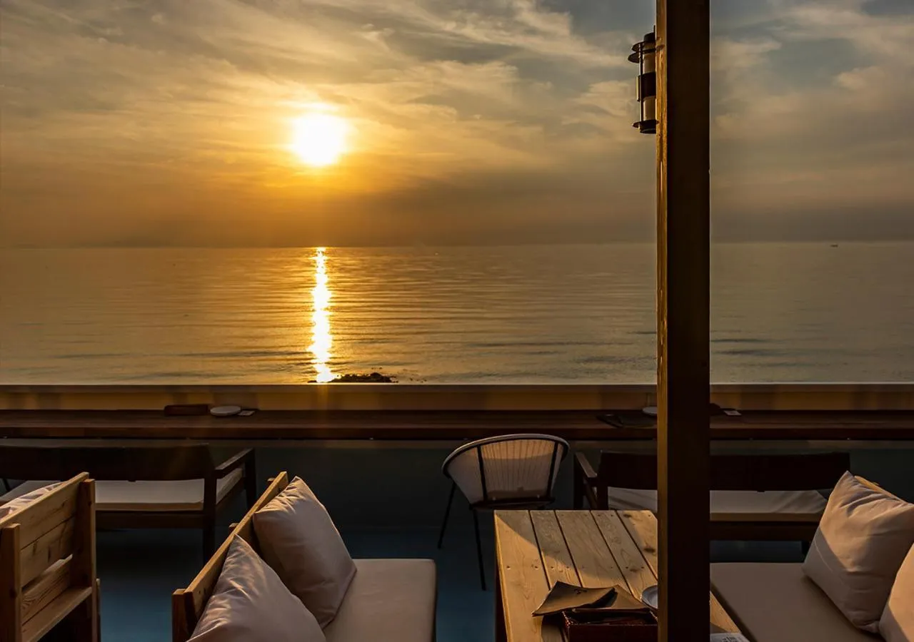 Restaurant/places to eat in KAMOME SLOW HOTEL