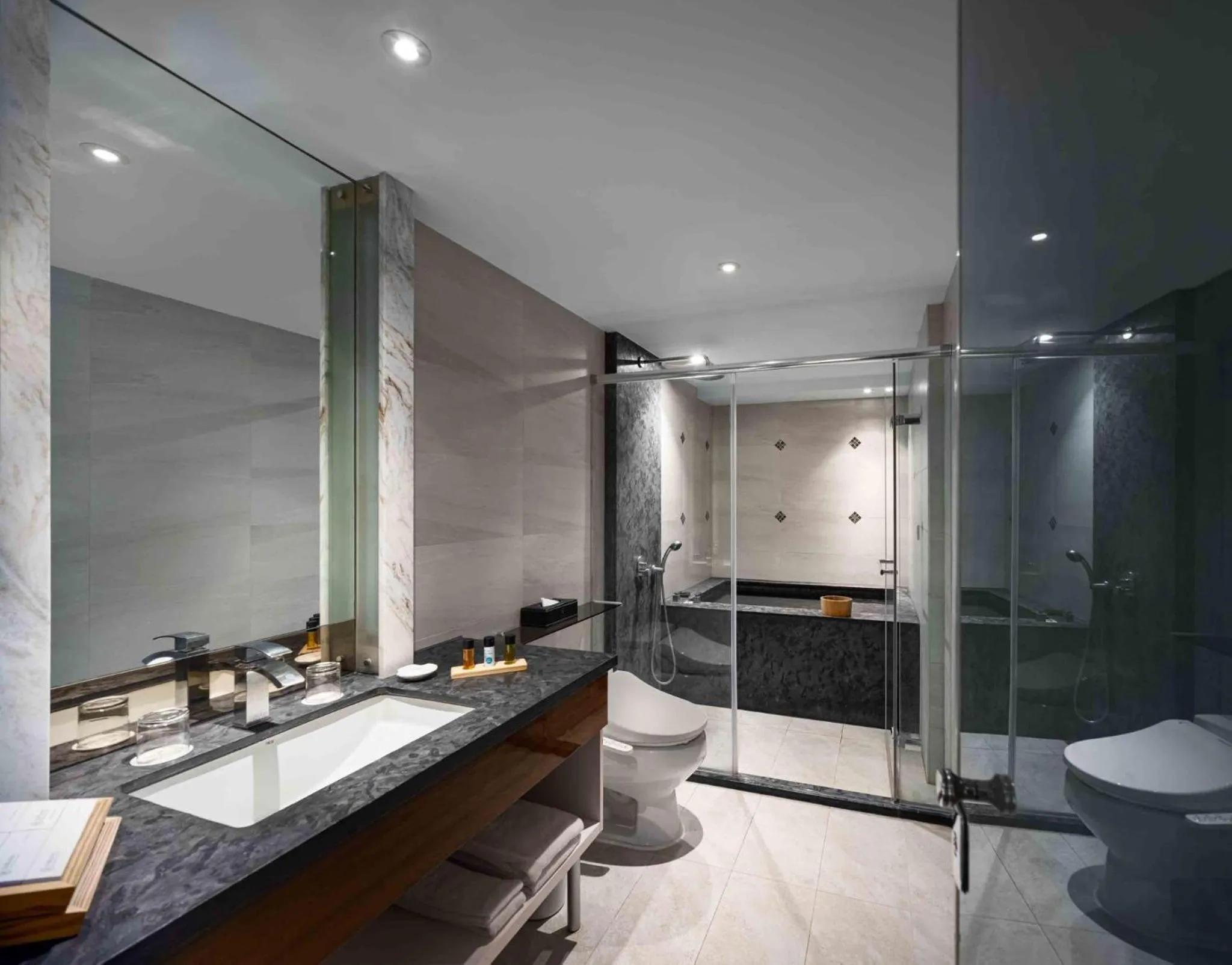 Bathroom in Gamalan Spring Hotel