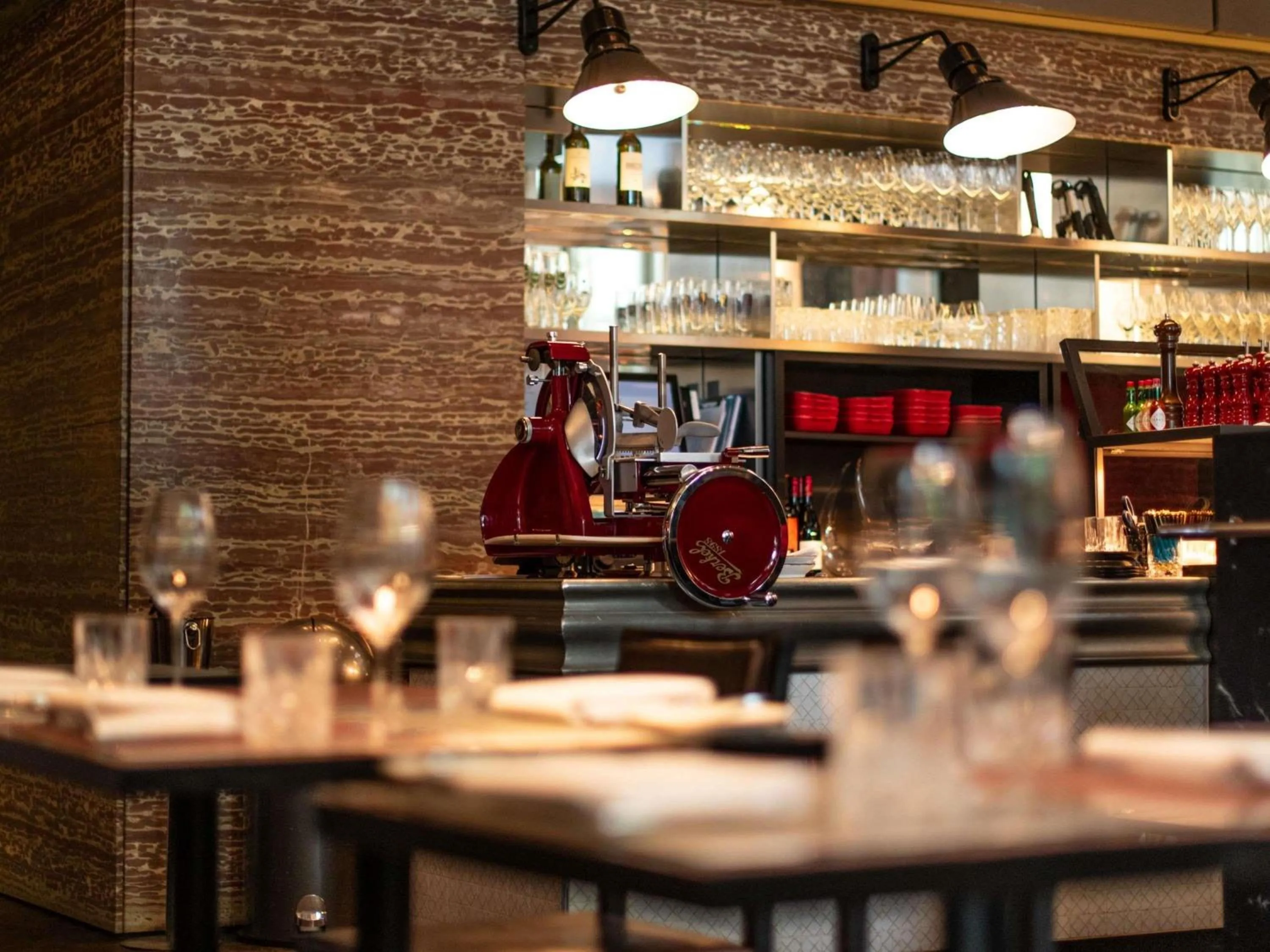 Restaurant/places to eat in Sofitel Munich Bayerpost