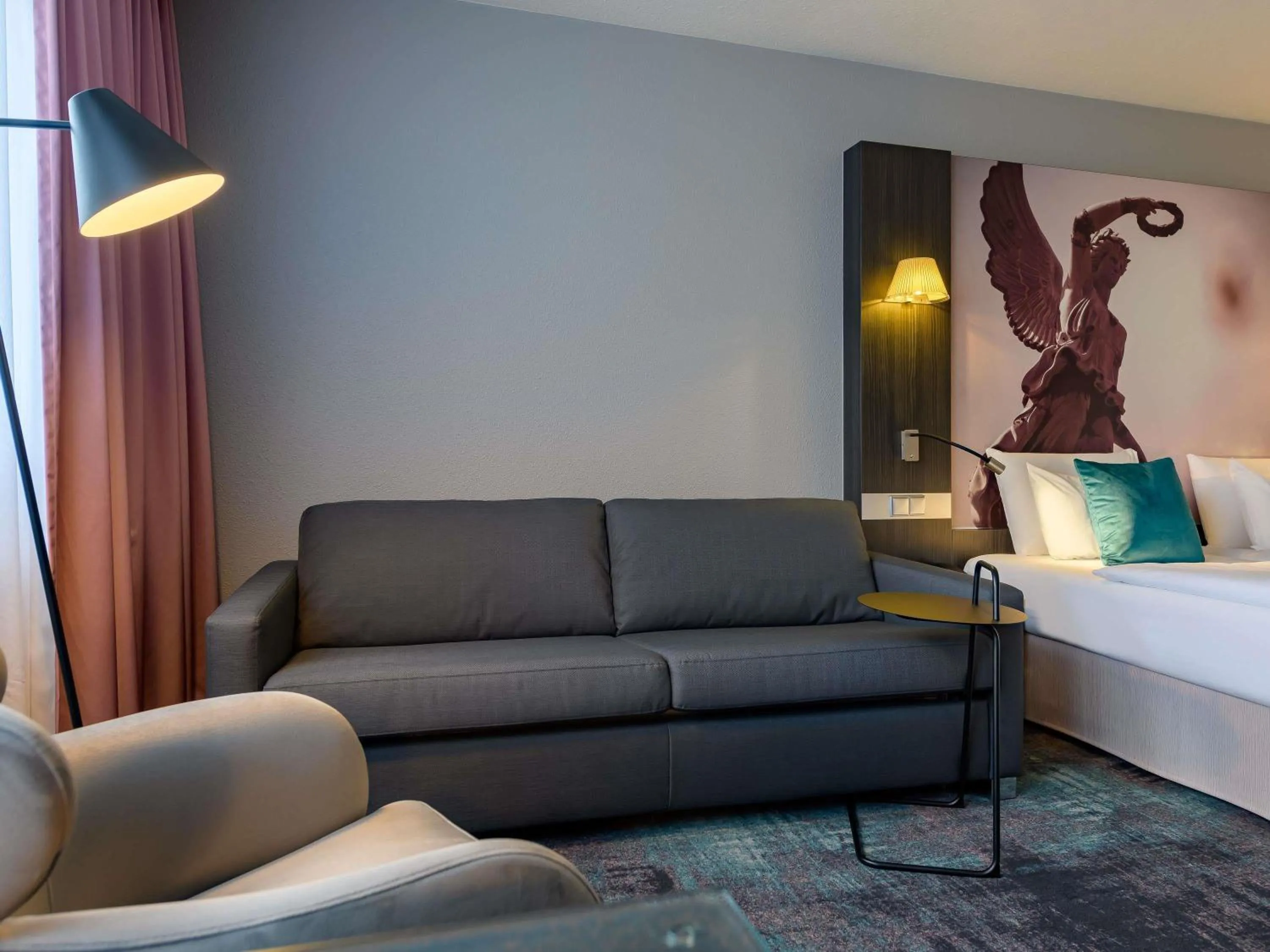 Bedroom, Bed in Mercure Hotel Hannover City