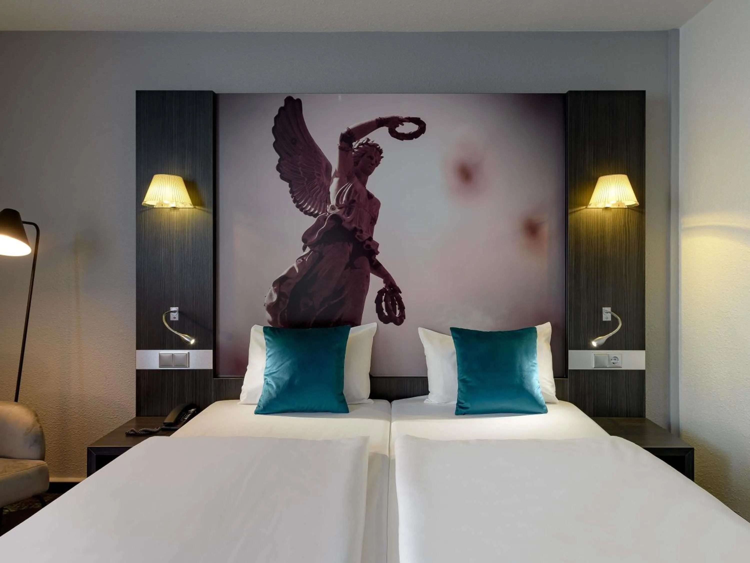 Bedroom, Bed in Mercure Hotel Hannover City