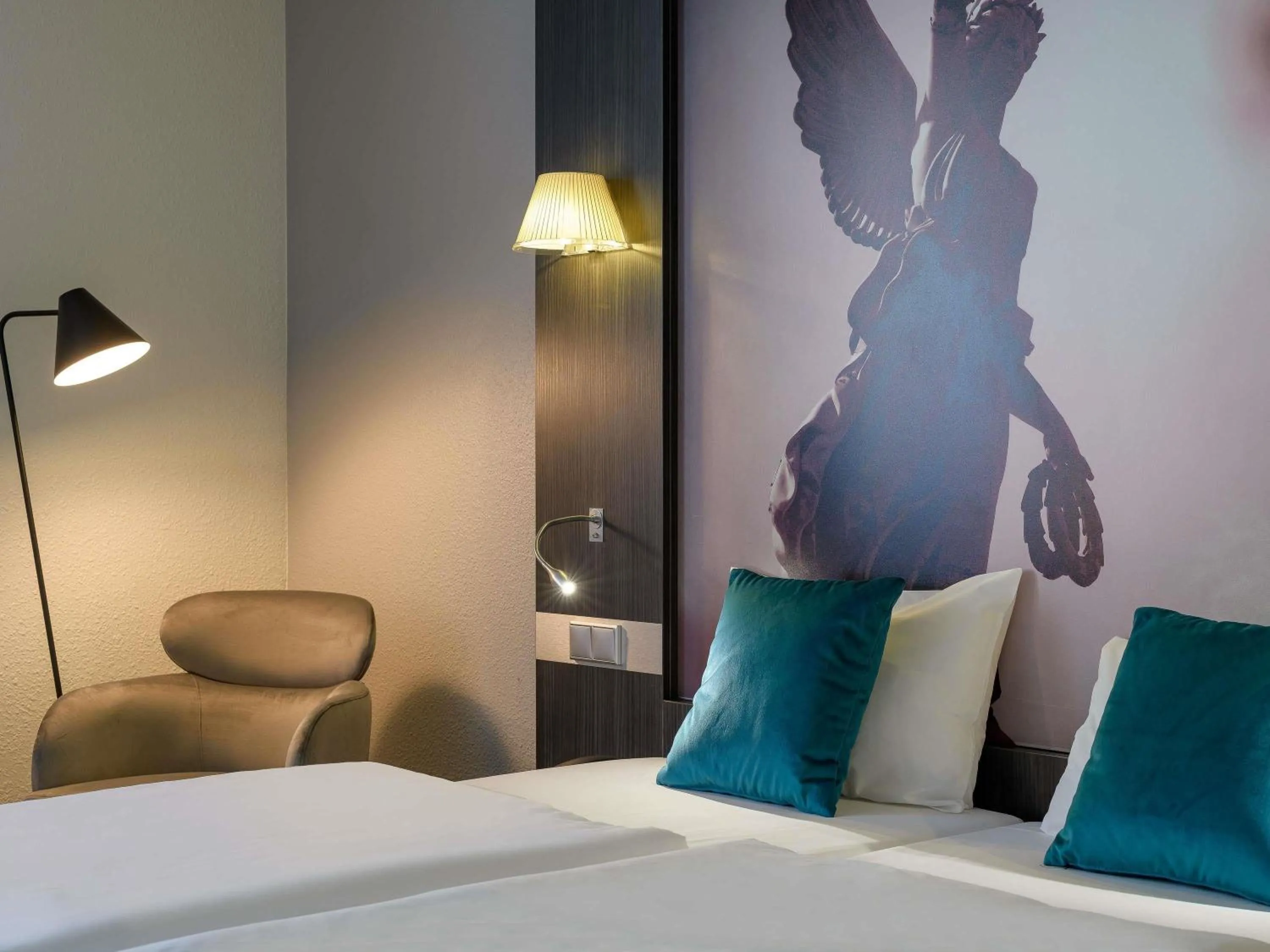 Bedroom, Bed in Mercure Hotel Hannover City