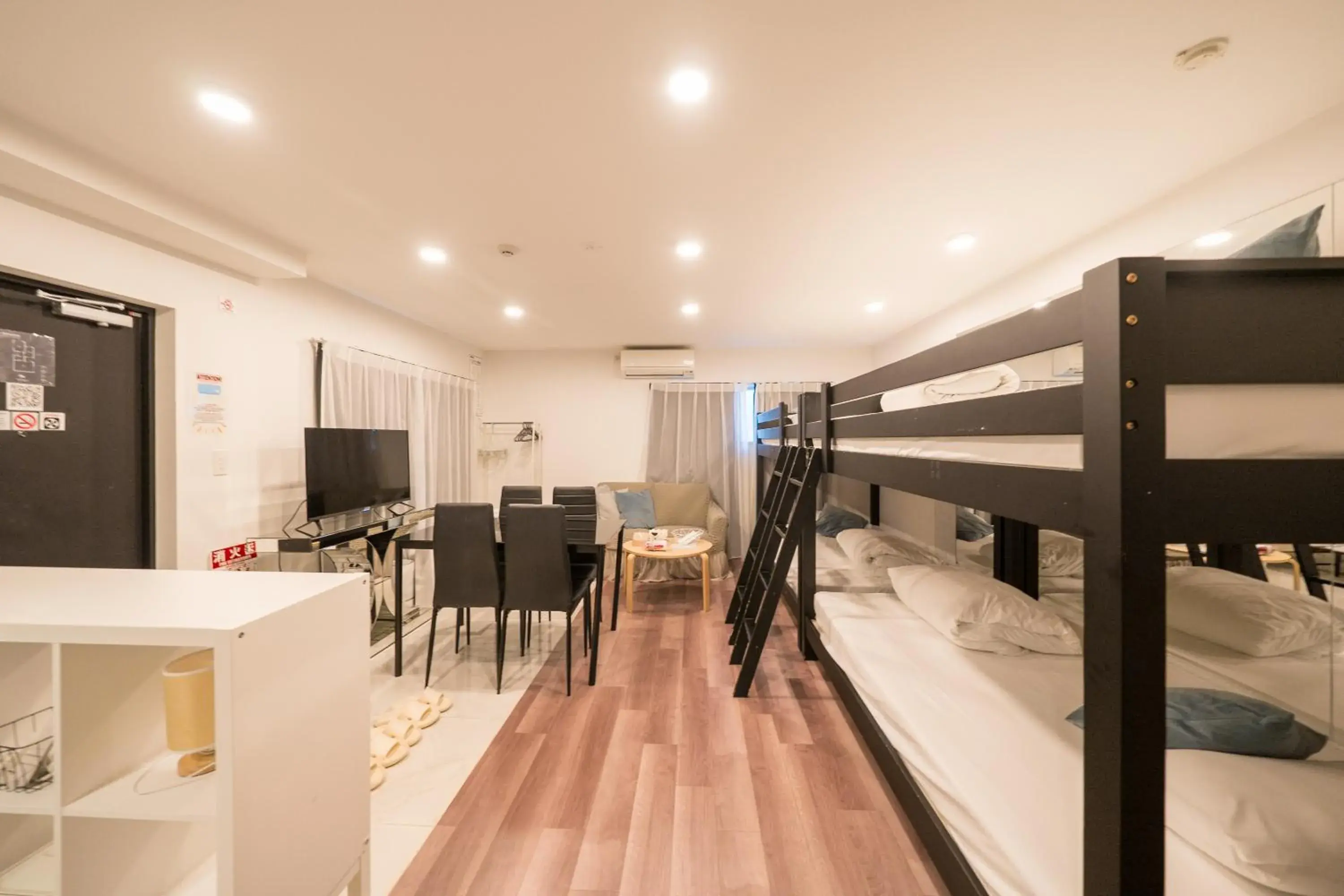 Quadruple Room with Shower in Space F Yoyogi Quadruple Room with Shower in Space F Yoyogi