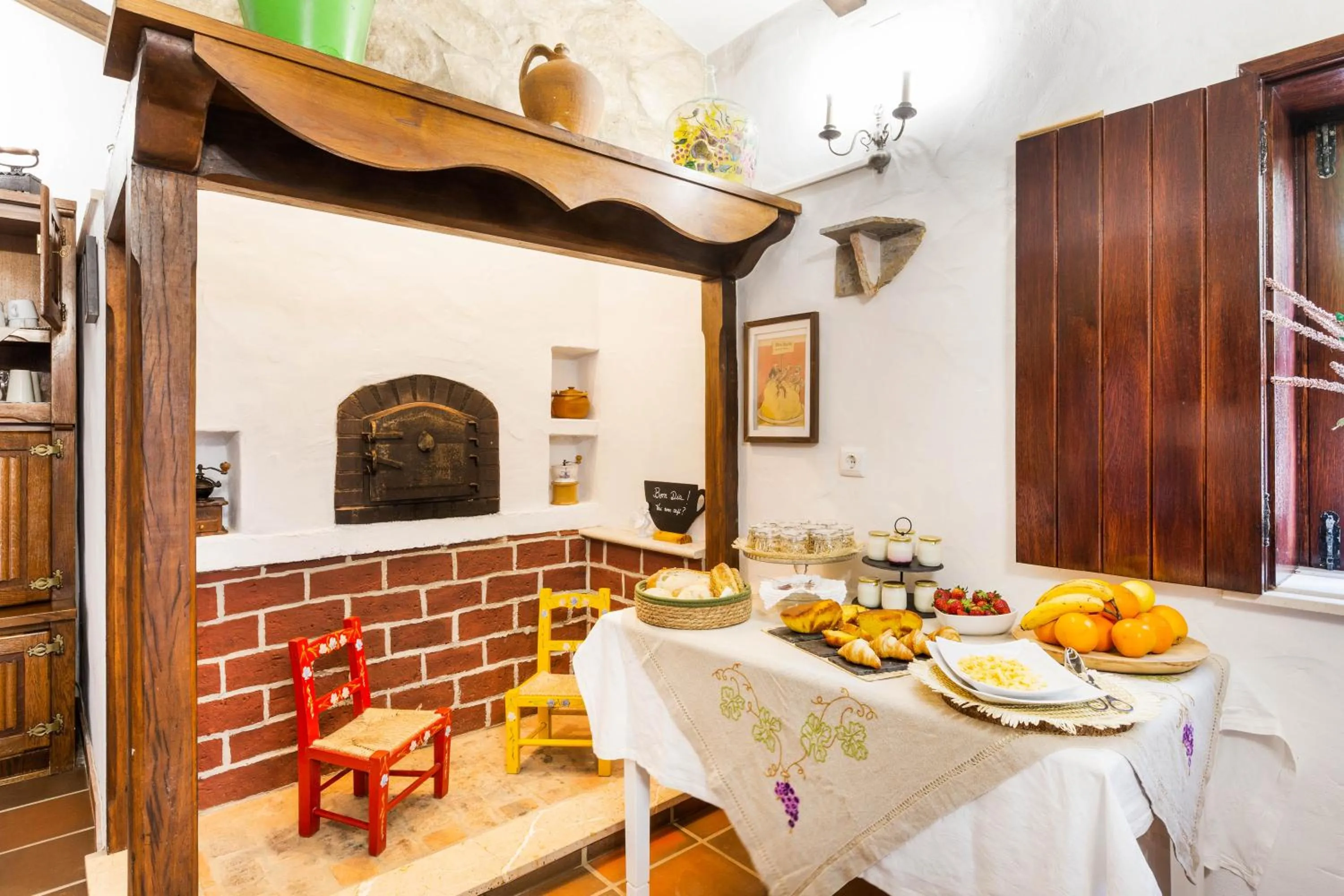 Continental breakfast in Refúgio das Artes Guesthouse