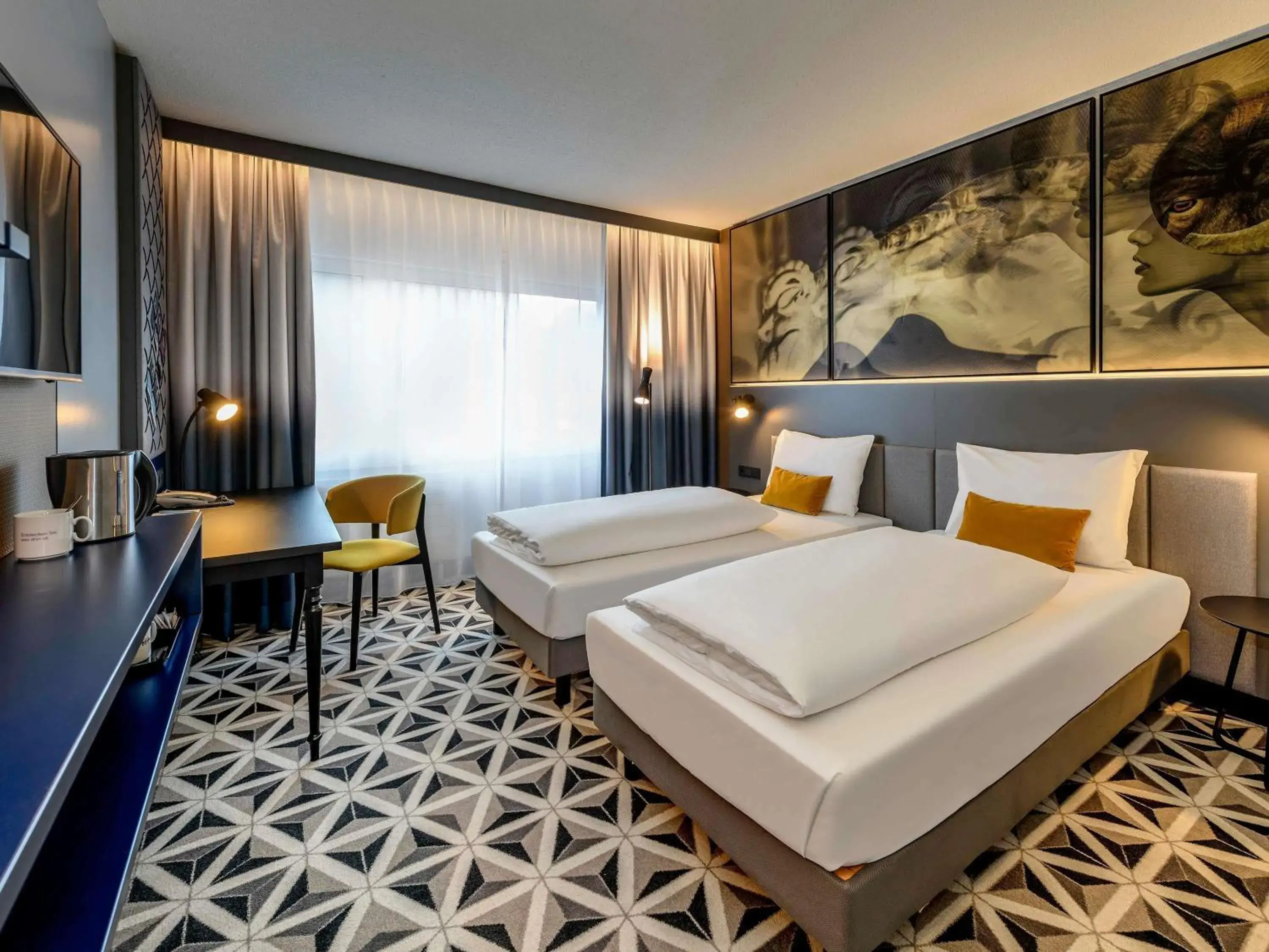 Standard Twin Room in Mercure Hotel Freiburg am Münster Standard Twin Room in Mercure Hotel Freiburg am Münster