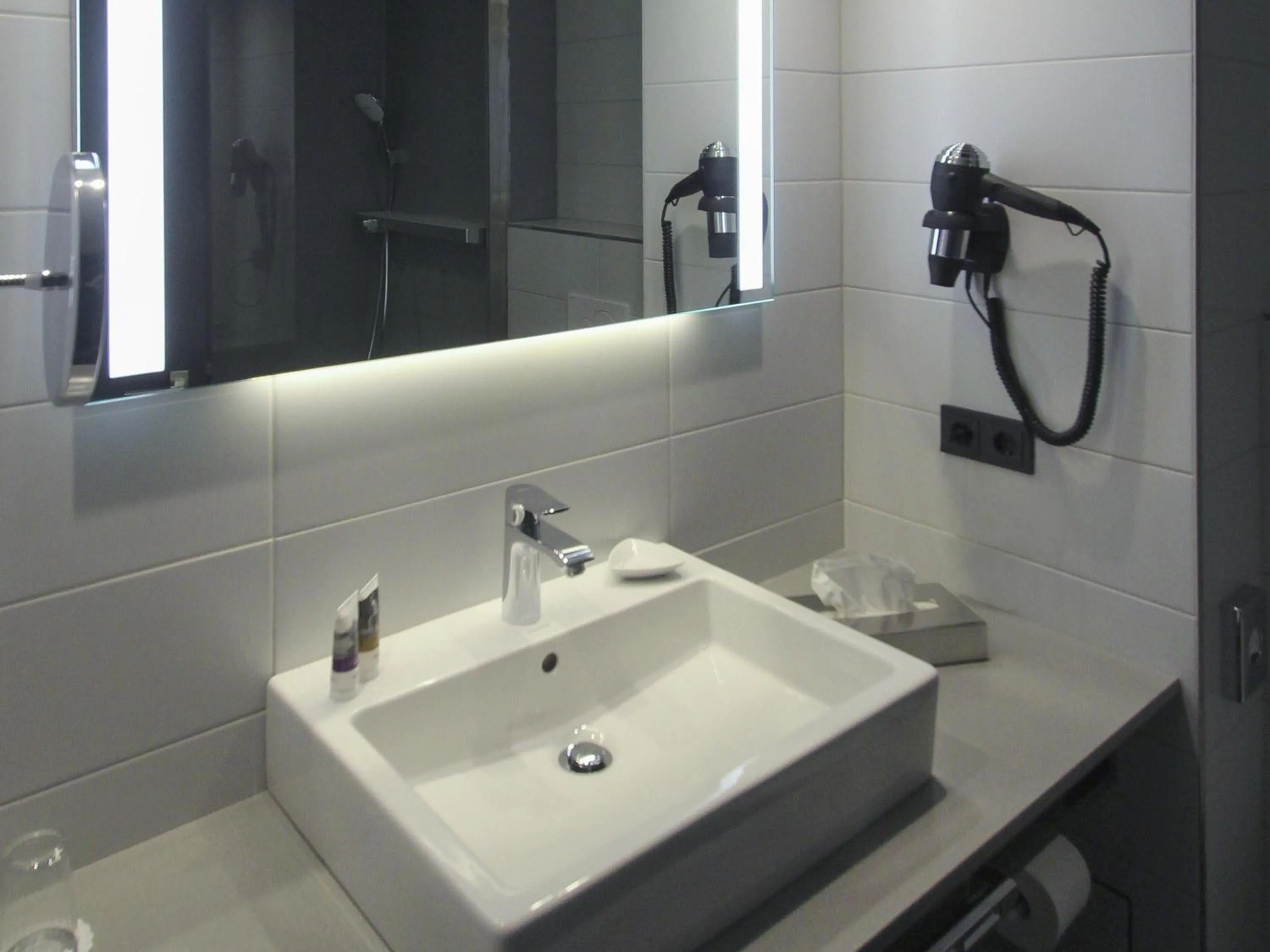 Bedroom in Mercure Hotel Freiburg am Münster