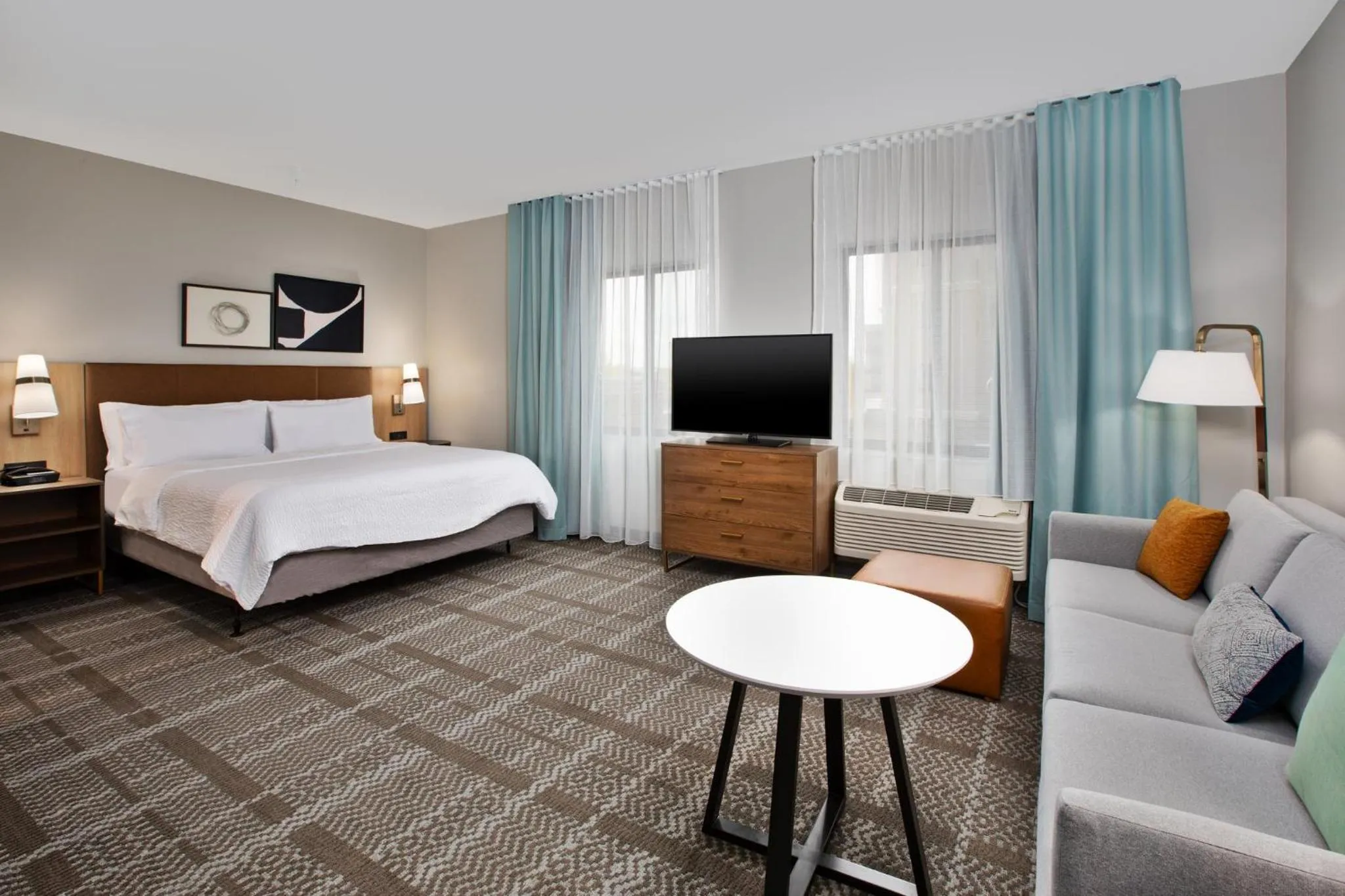 Photo of the whole room, Bed in Staybridge Suites - Ames by IHG