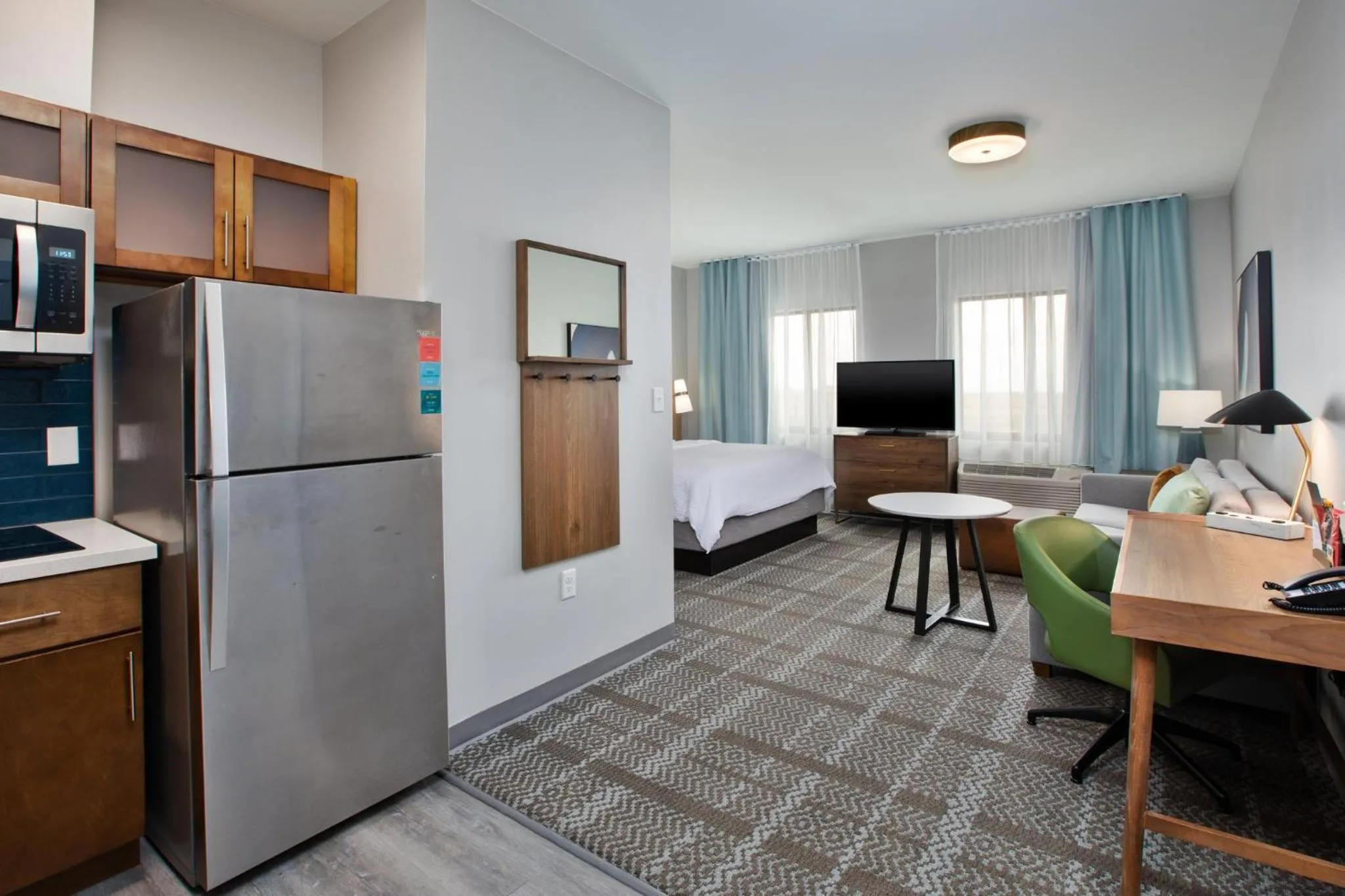 Photo of the whole room, Bed in Staybridge Suites - Ames by IHG