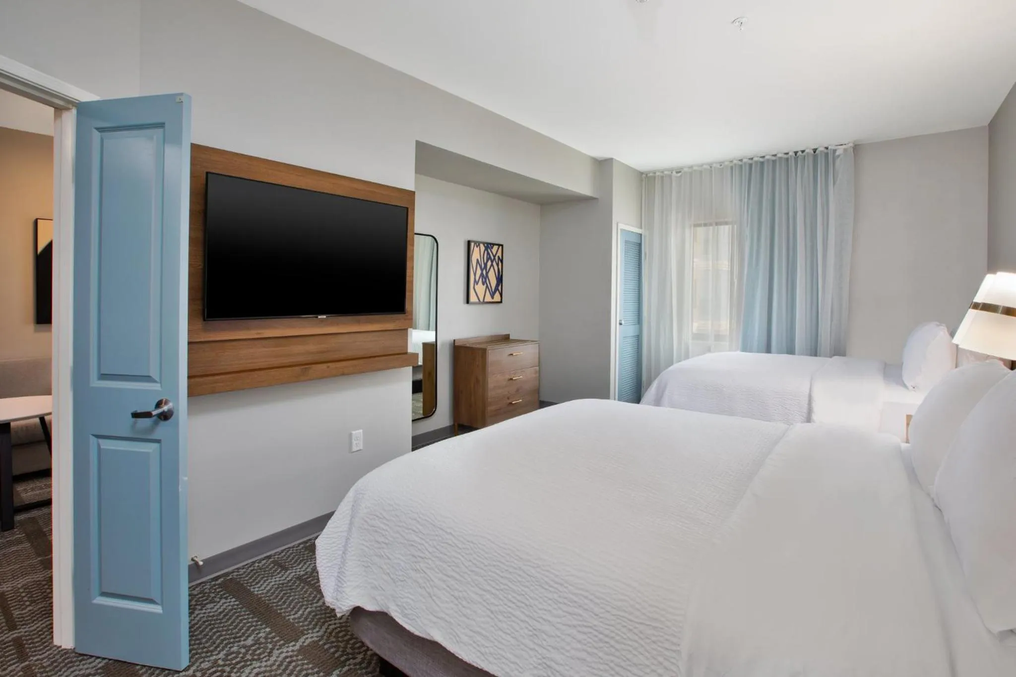 Photo of the whole room, Bed in Staybridge Suites - Ames by IHG