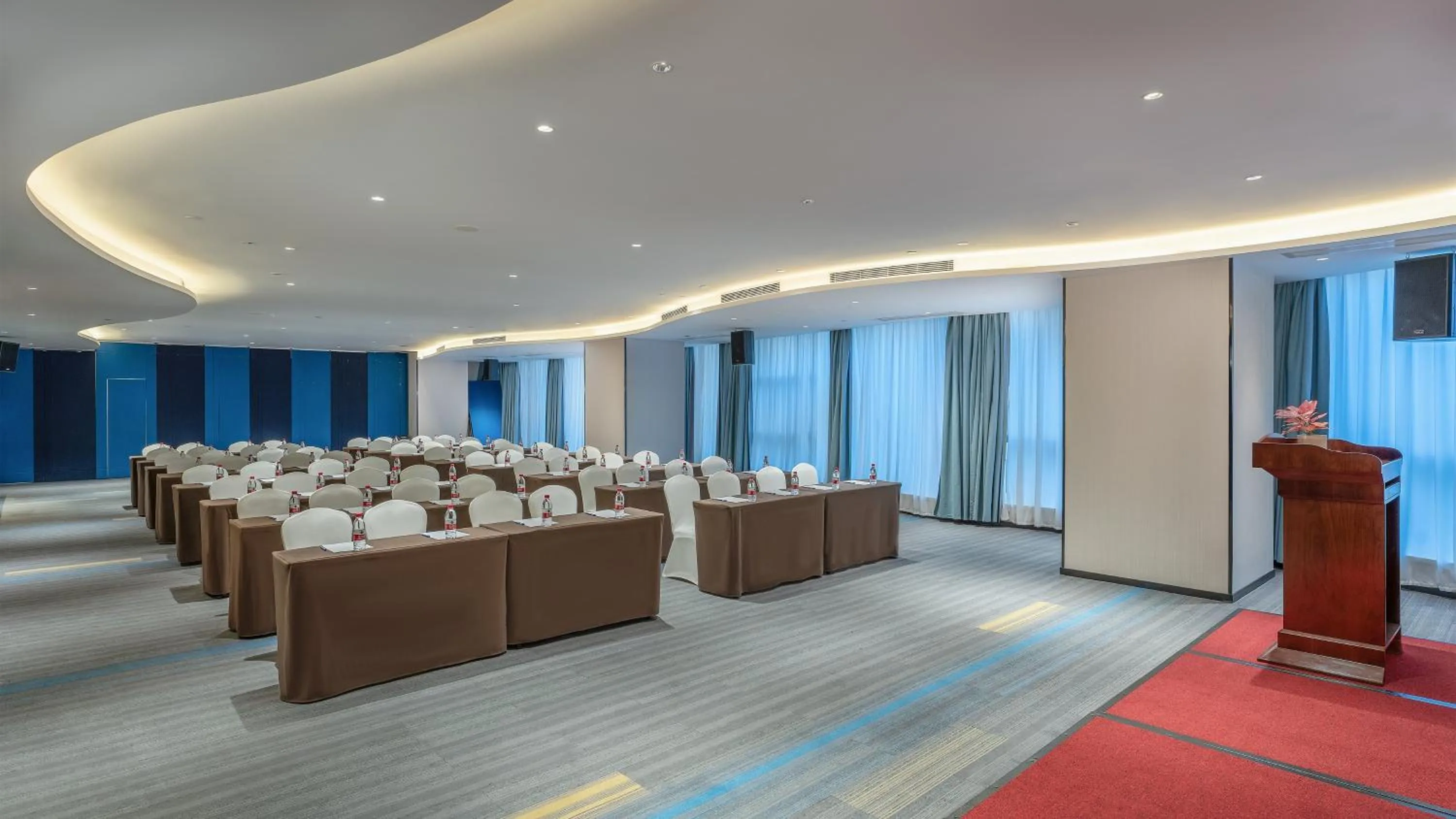 Meeting/conference room in Holiday Inn Express Changsha Wuyi Plaza by IHG