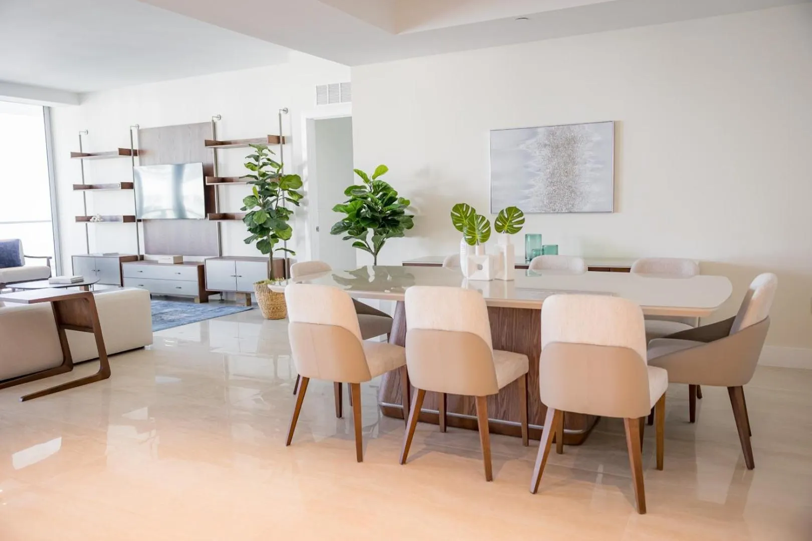 Dining area in Amrit Ocean Resort & Residences Singer Island