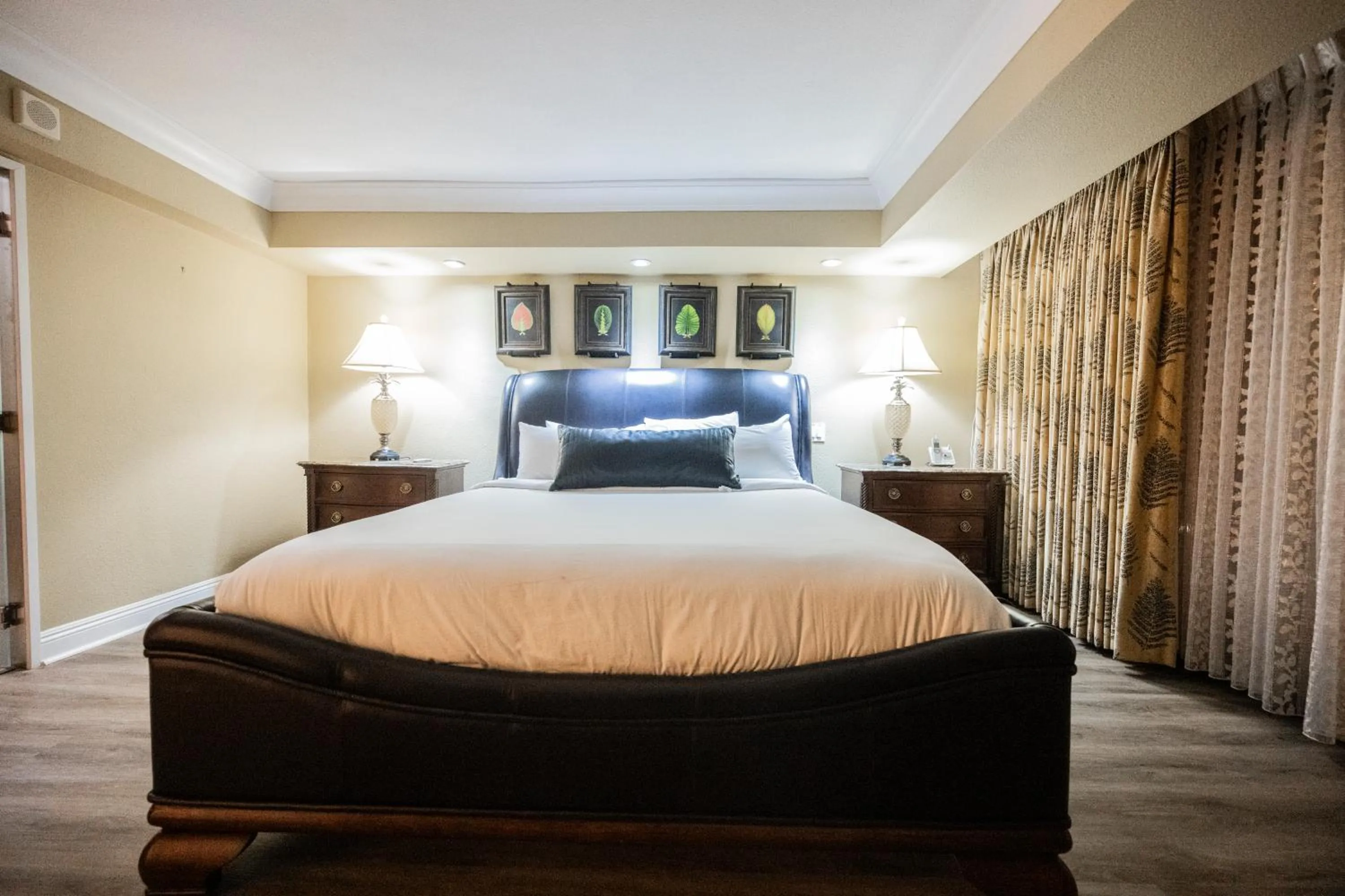 Bedroom, Bed in StripViewSuites at Jockey Club