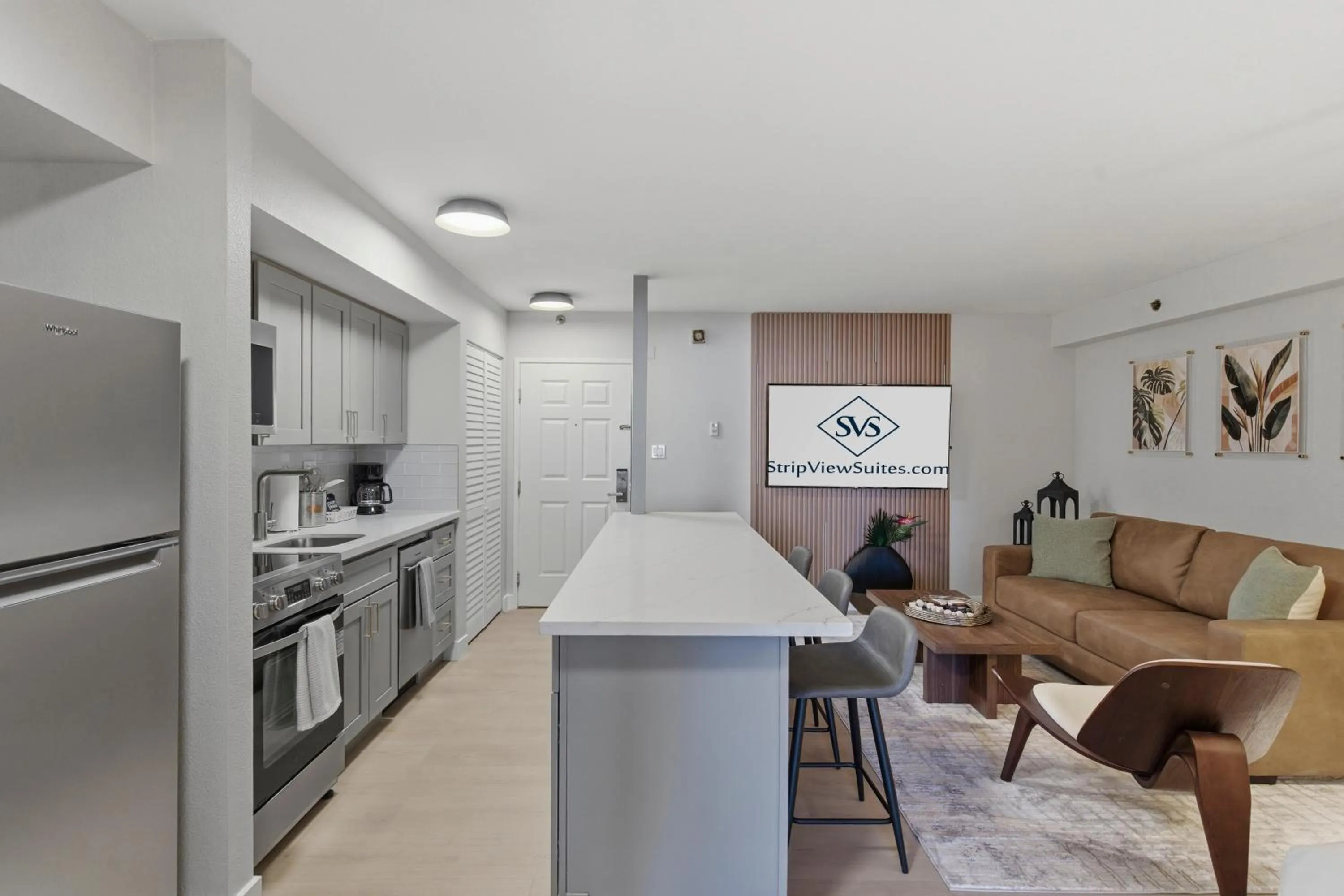 Kitchen or kitchenette in StripViewSuites at Jockey Club