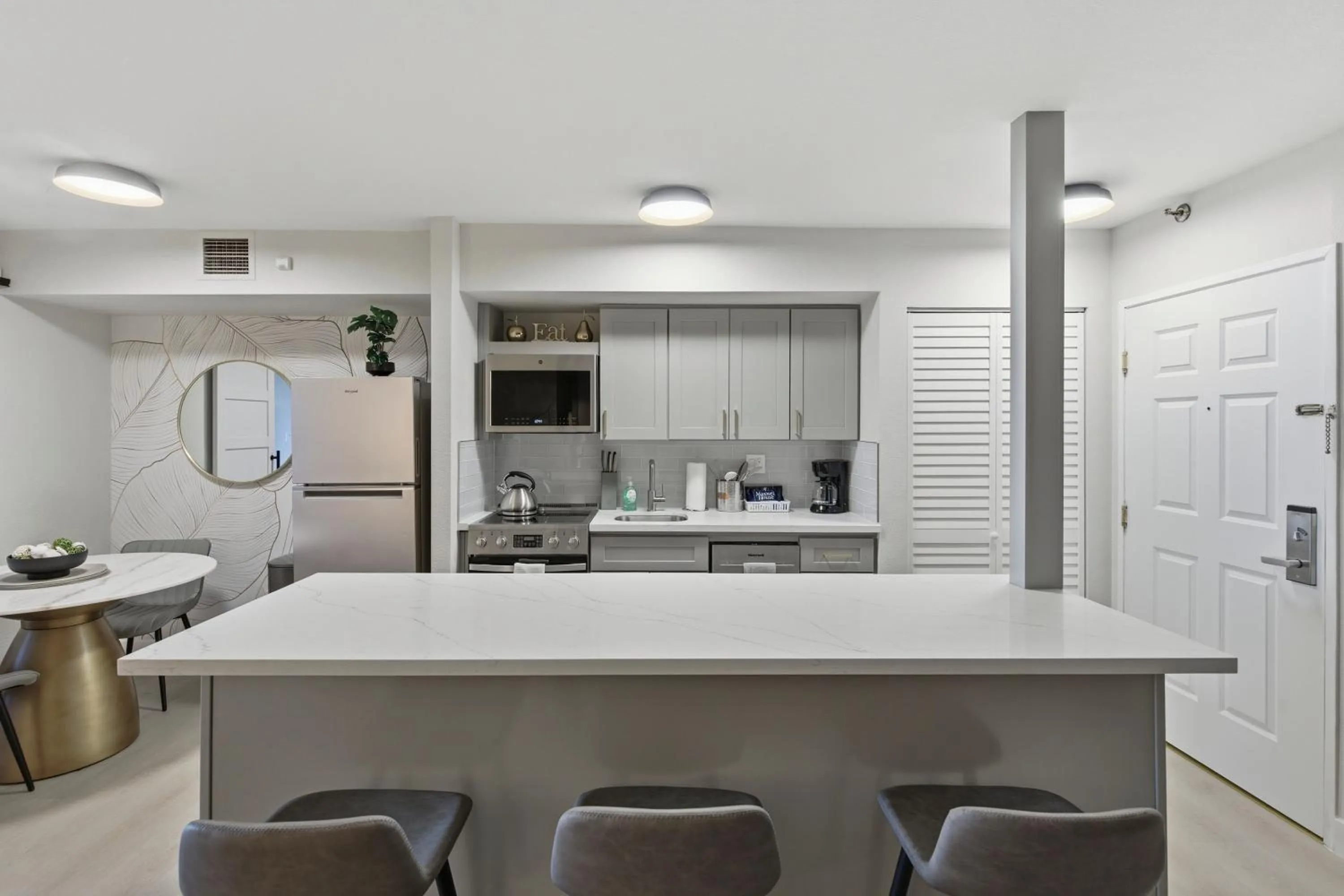 Dining area in StripViewSuites at Jockey Club