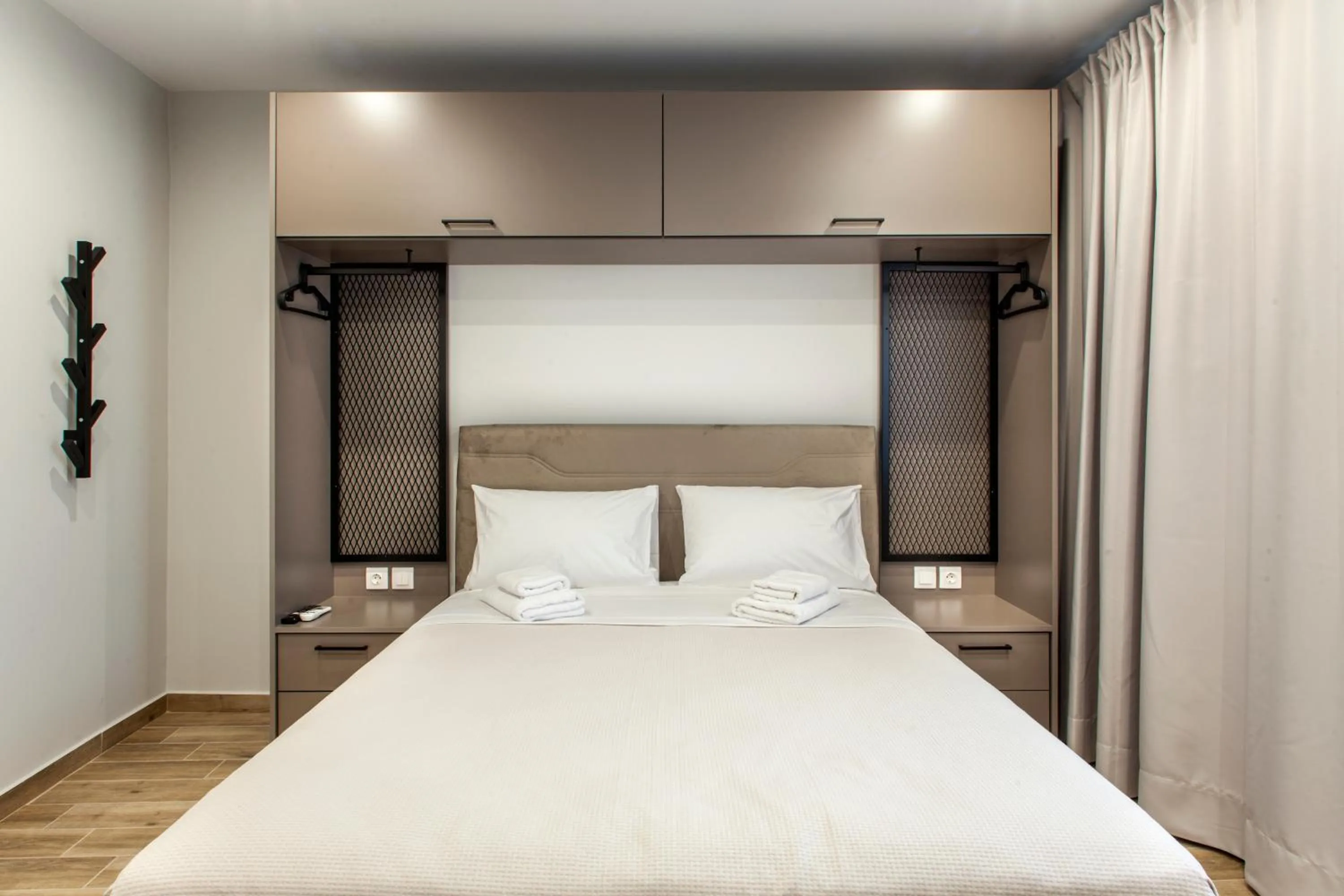 Bed in Raise The Heraklion Project