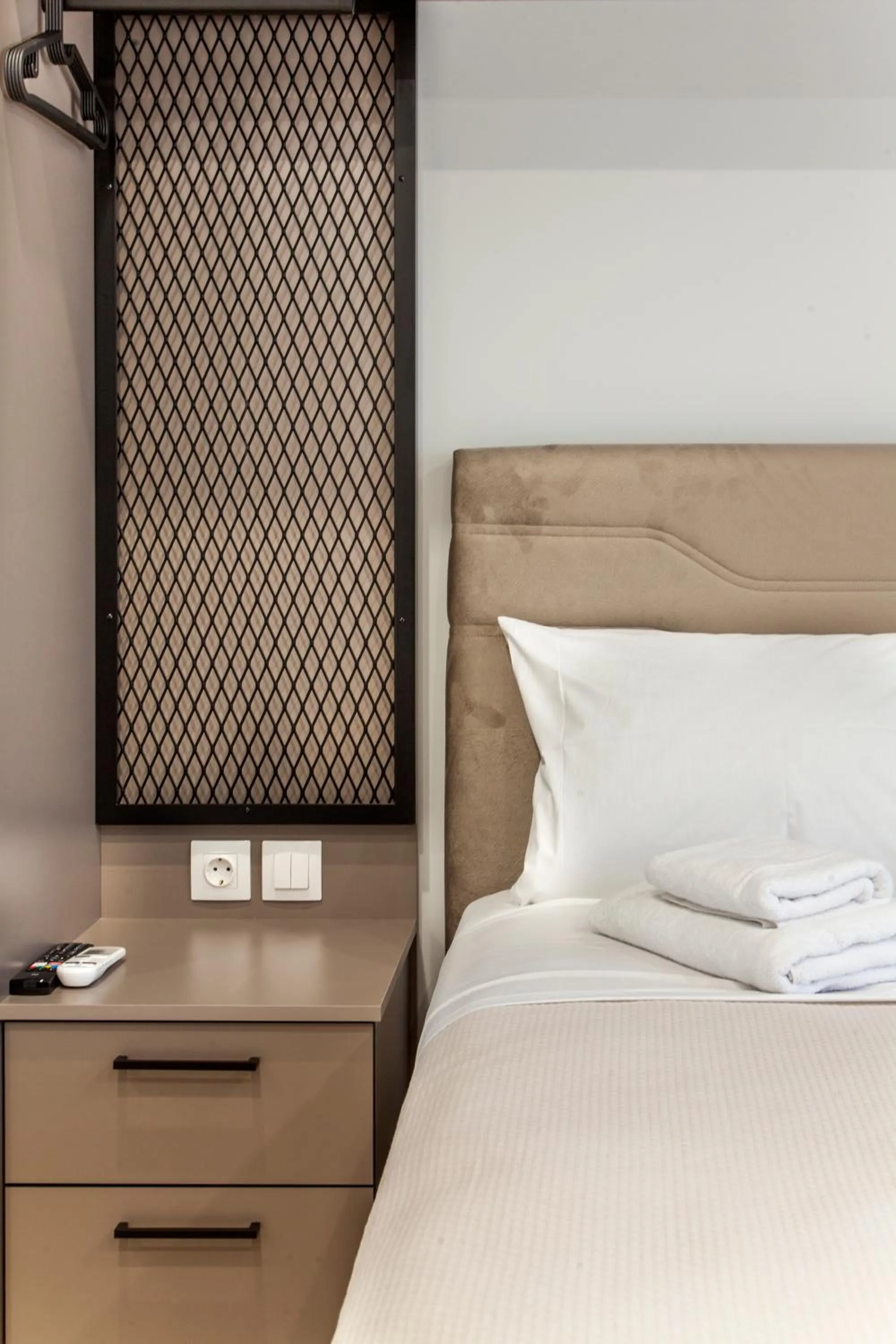 Bed in Raise The Heraklion Project