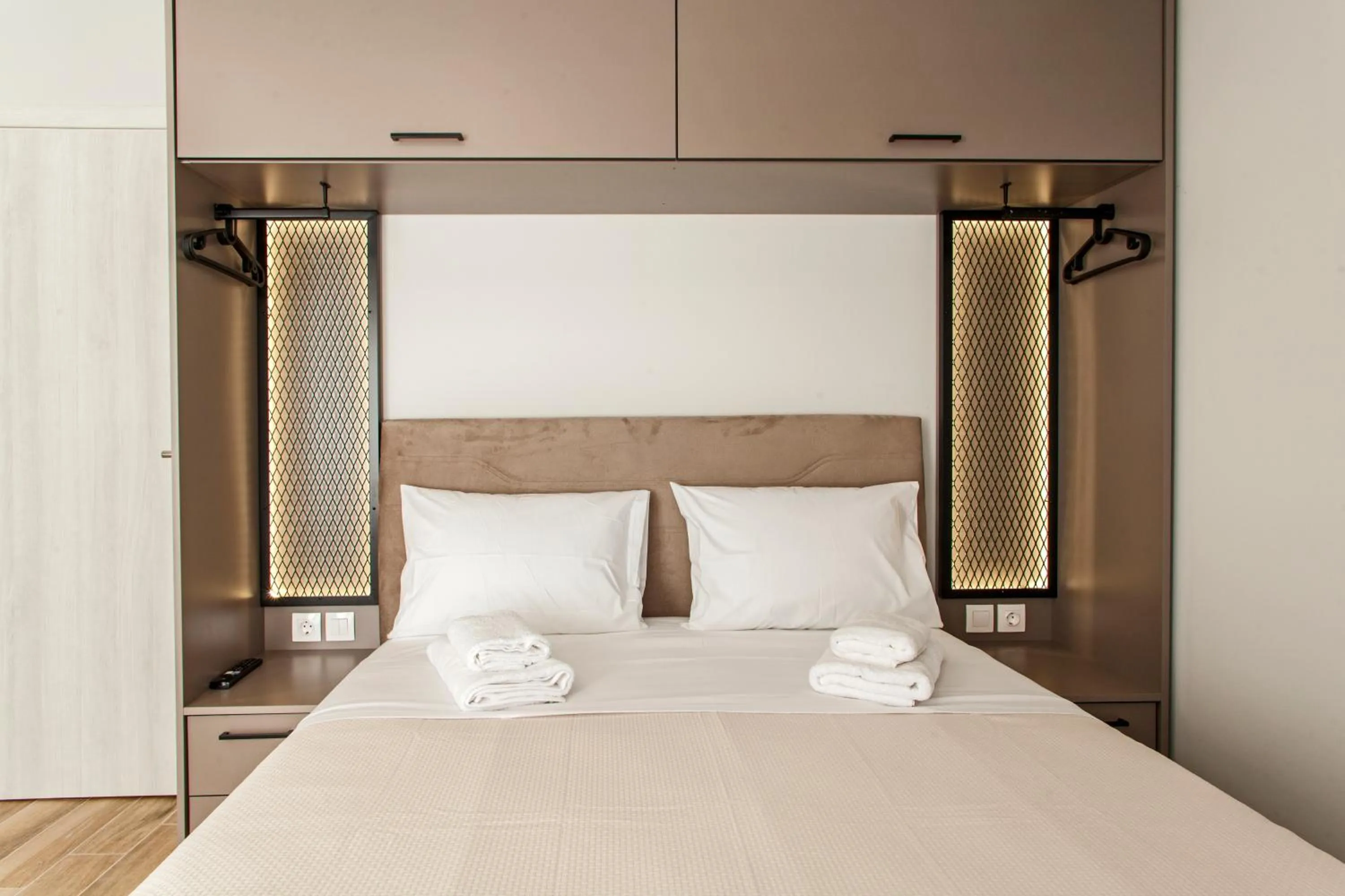 Bed in Raise The Heraklion Project