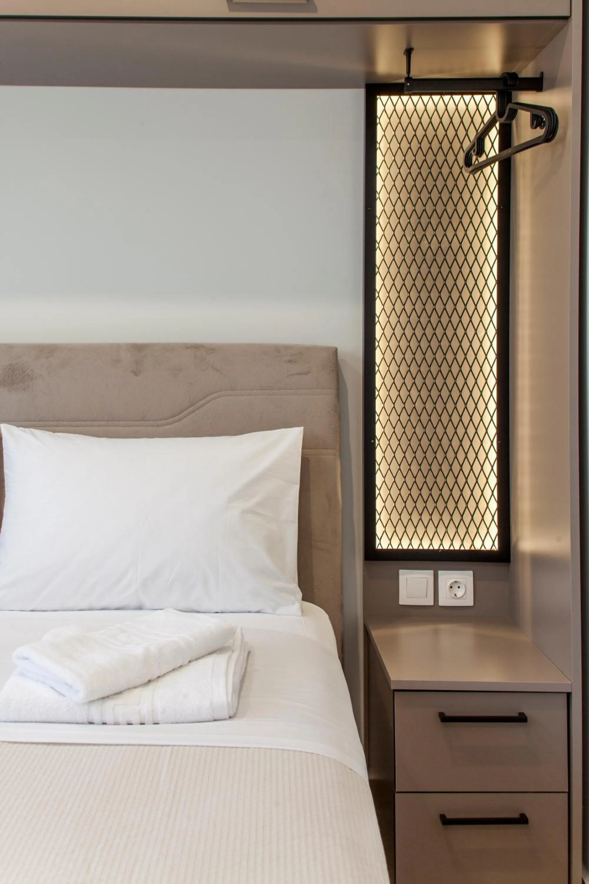 Bed in Raise The Heraklion Project