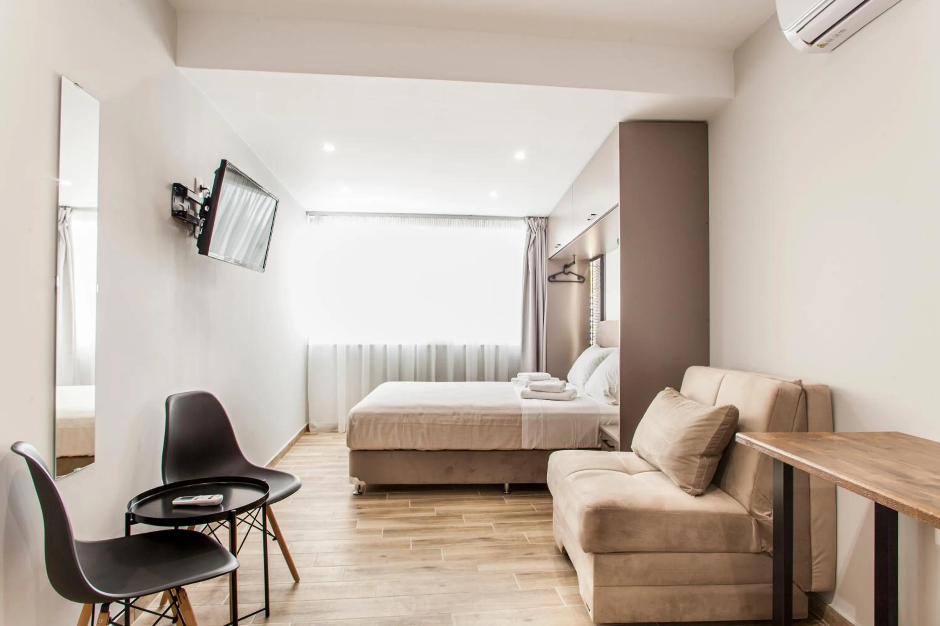 Bed in Raise The Heraklion Project